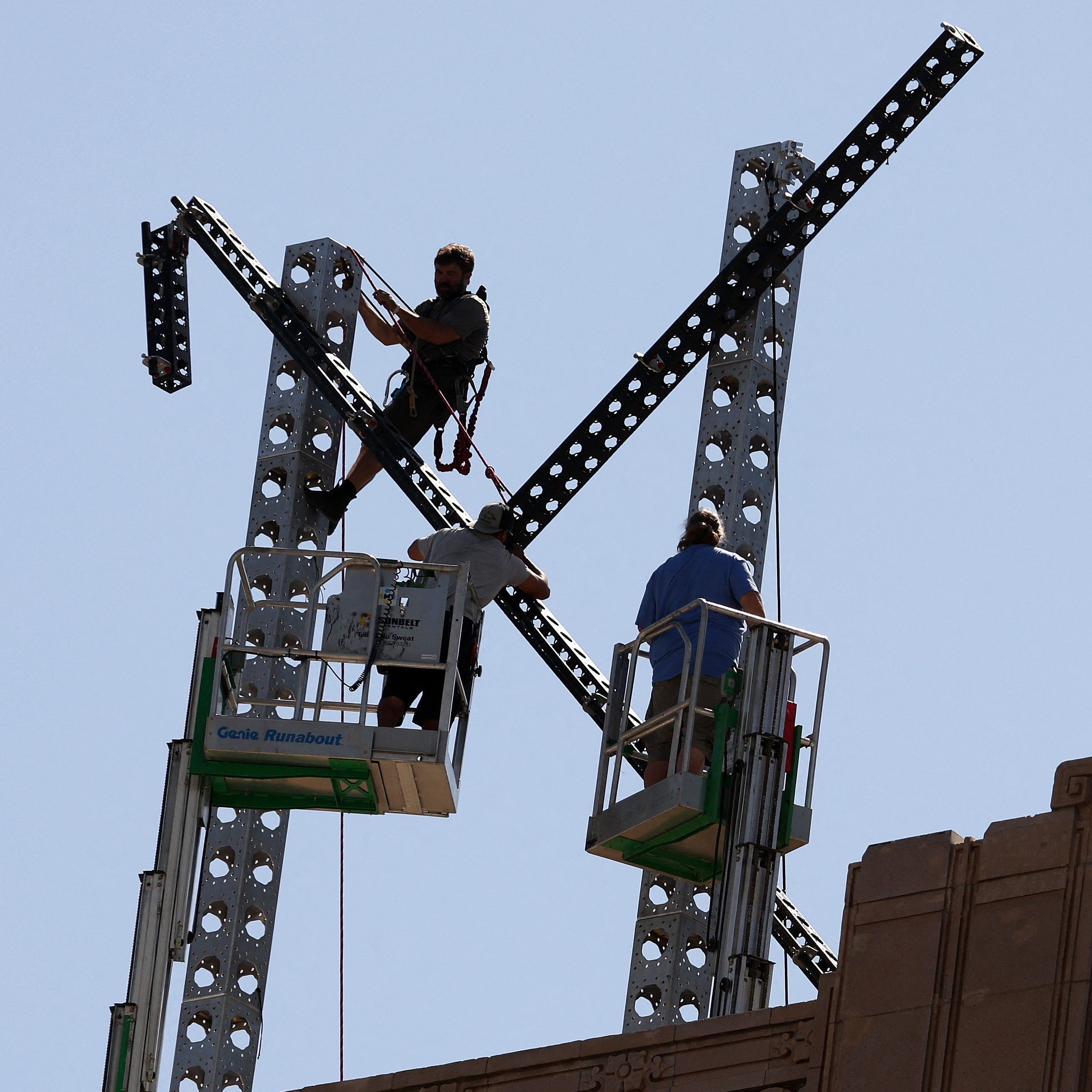 Das X-Logo wurde wieder von Dach des Twitter-Gebäudes entfernt.
