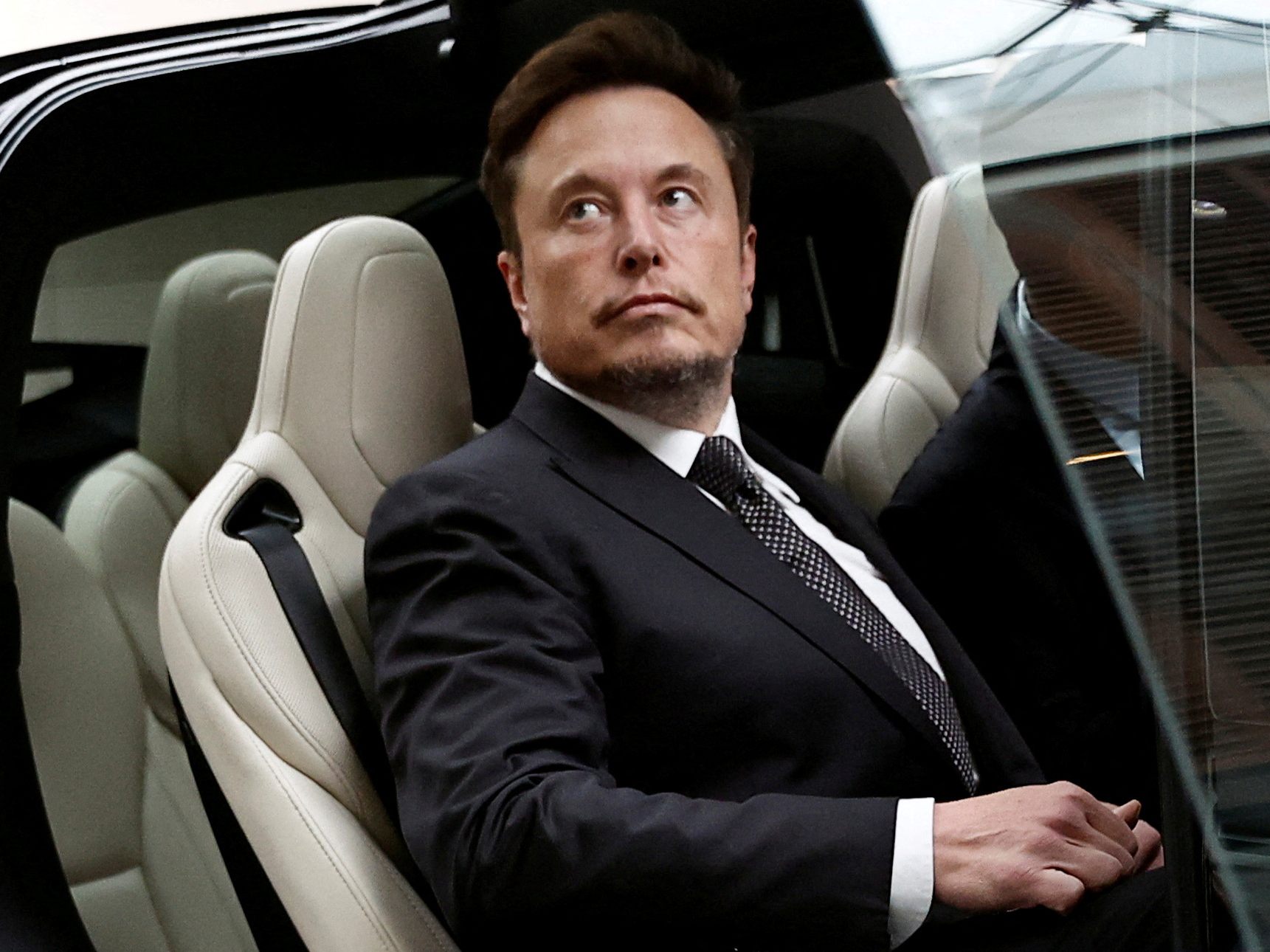 Tesla und Elon Musk drohen Ärger.