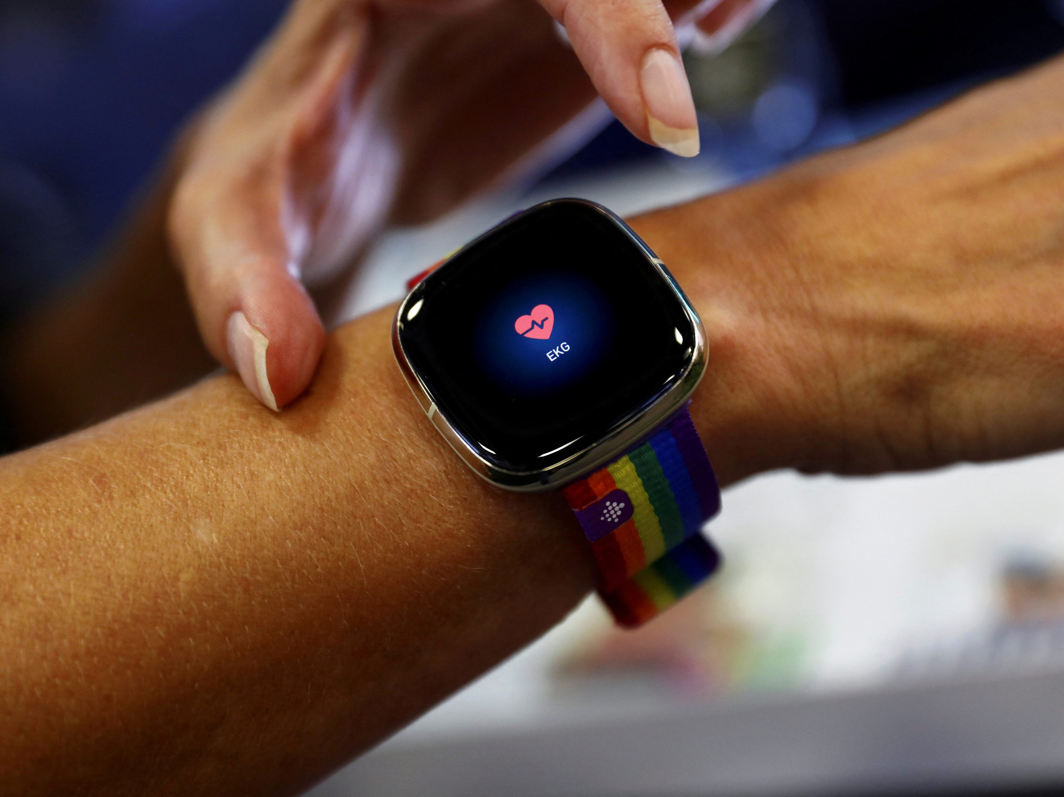 Datenschützer klagen den Fitness-Tracker Fitbit. Datenschützer klagen den Fitness-Tracker Fitbit.