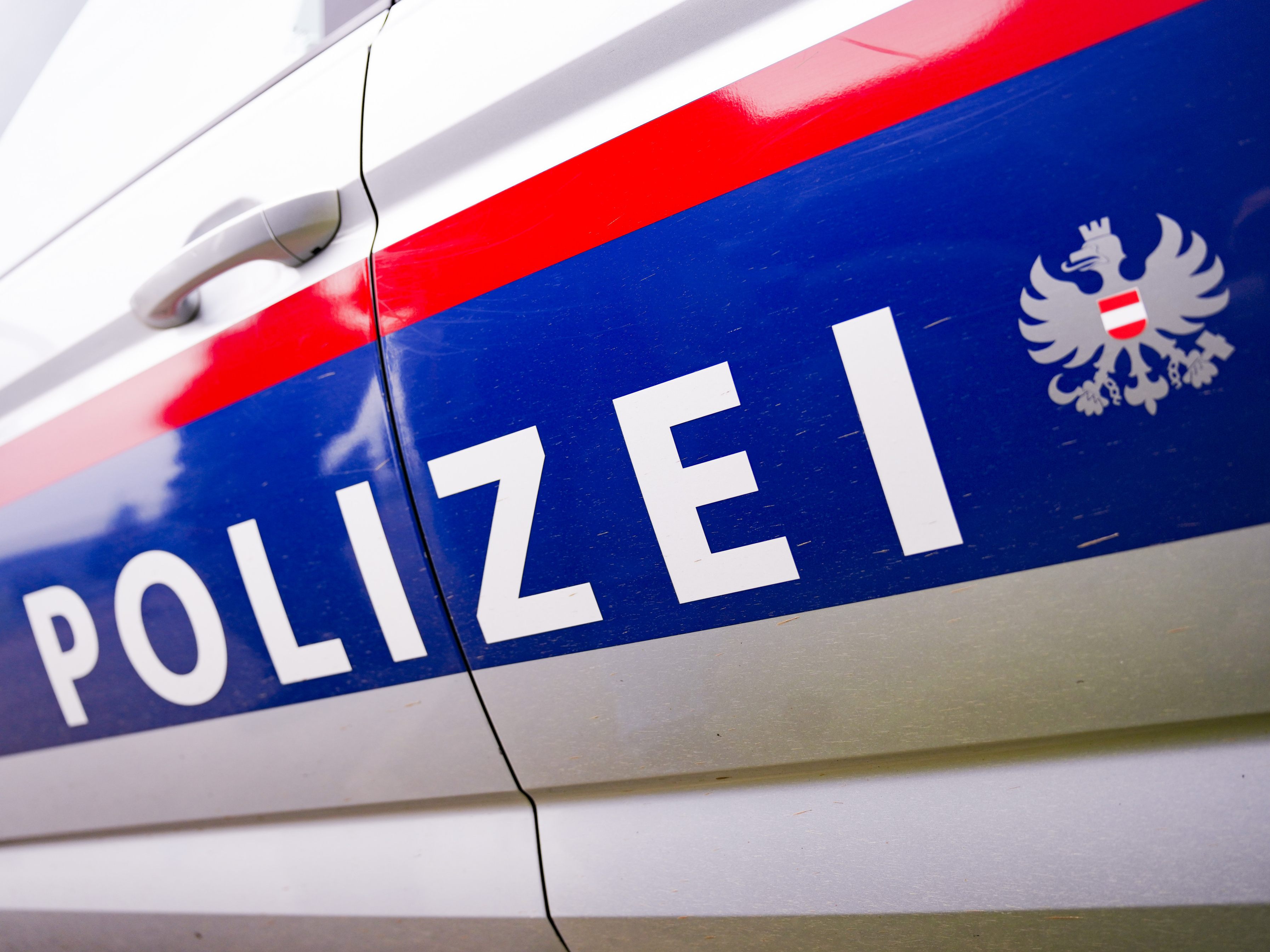 In Wien-Donaustadt wurde ein Mann mit einem Messer verletzt.