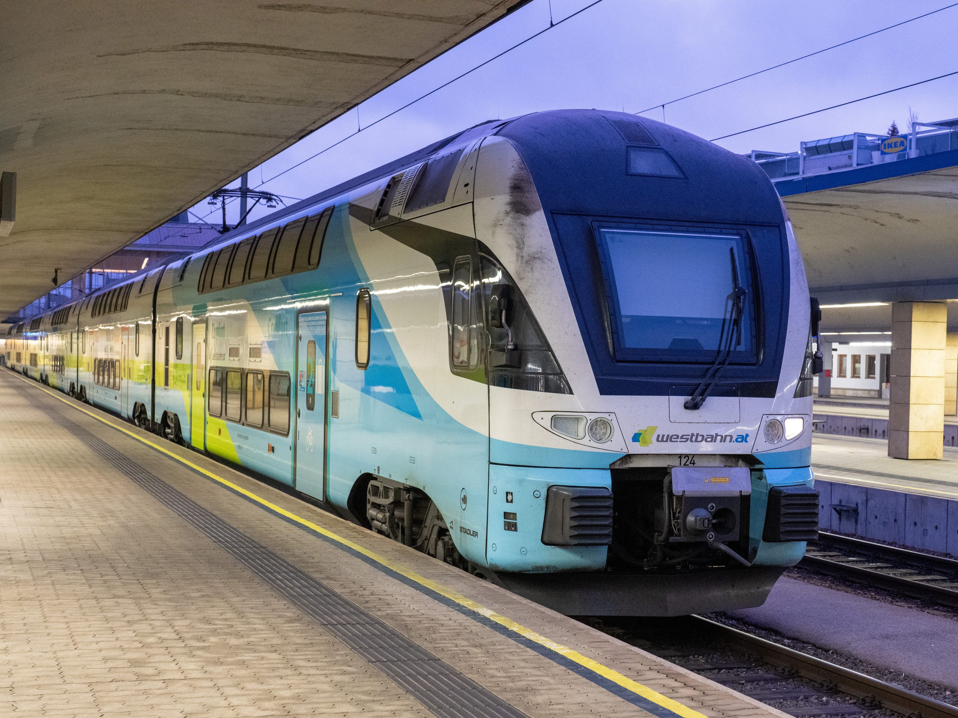 Aufgrund gestiegener Nachfrage wird die Strecke Wien-Innsbruck aufgestockt. Aufgrund gestiegener Nachfrage wird die Strecke Wien-Innsbruck aufgestockt.