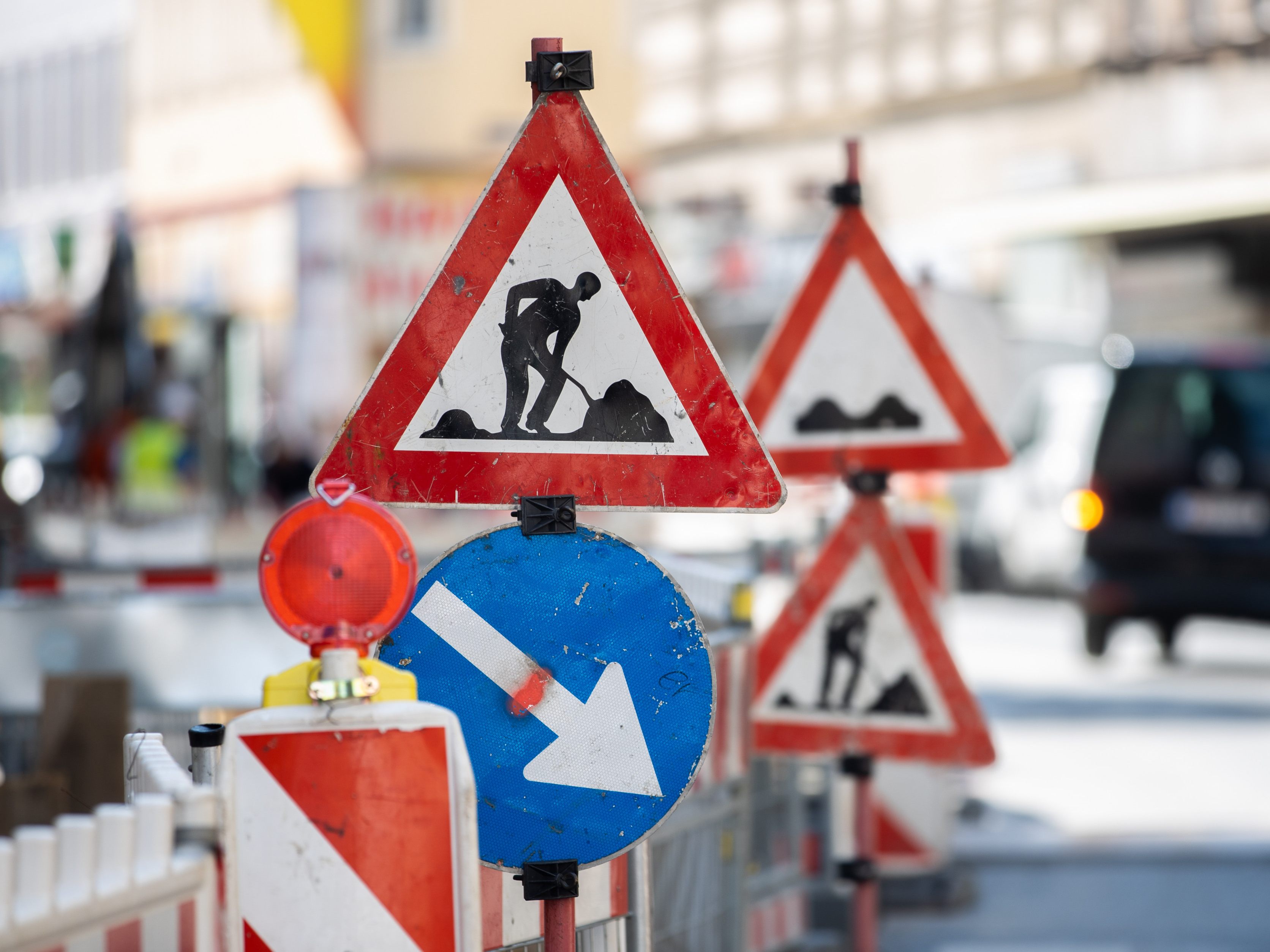 Am 9. August 2023 startet die Stadt Wien mit der Sanierung der Fahrbahn beim Alten Landgut in Wien-Favoriten.