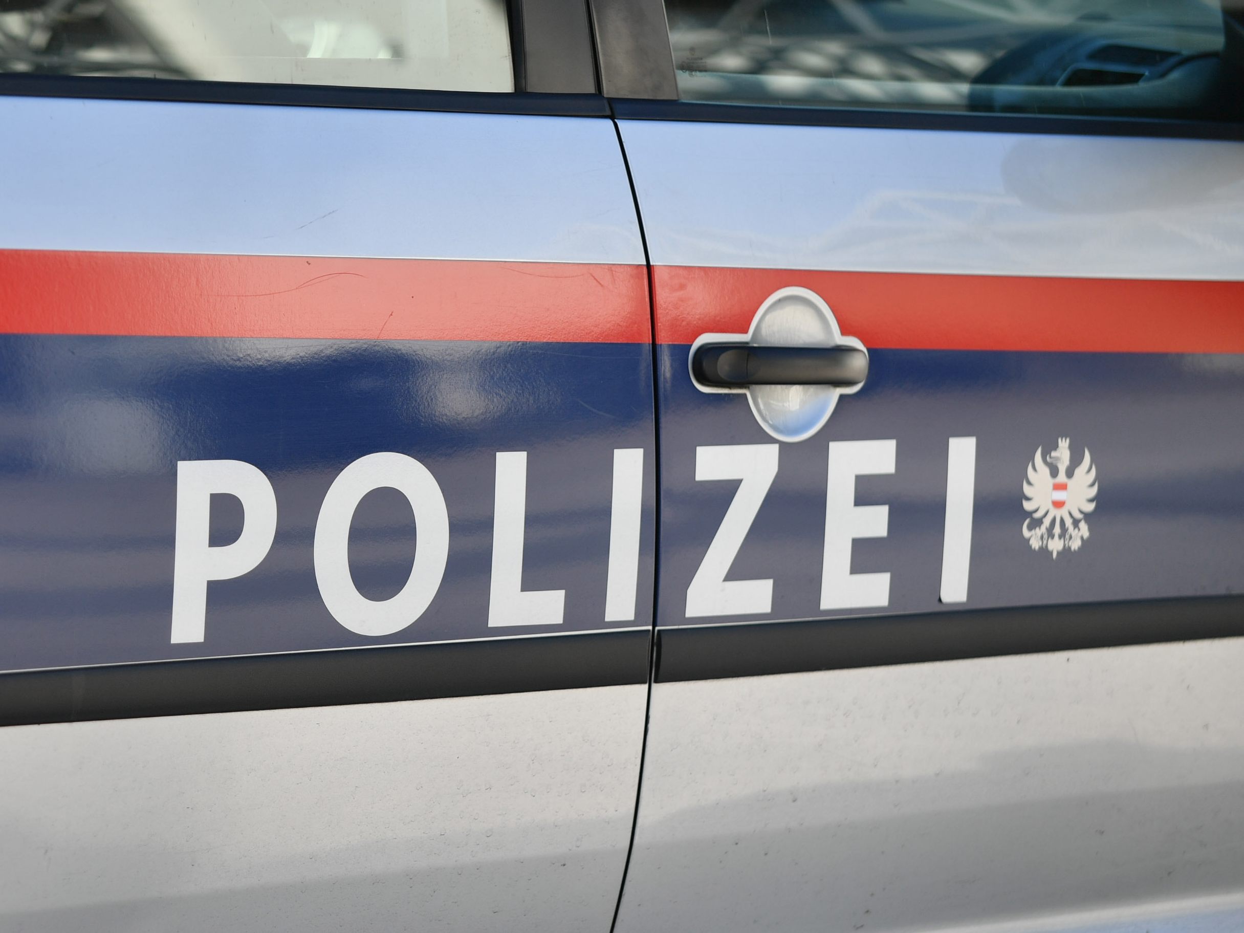 Die Wiener Polizei ermittelt nach einem Raub in Mariahilf. Die Wiener Polizei ermittelt nach einem Raub in Mariahilf.