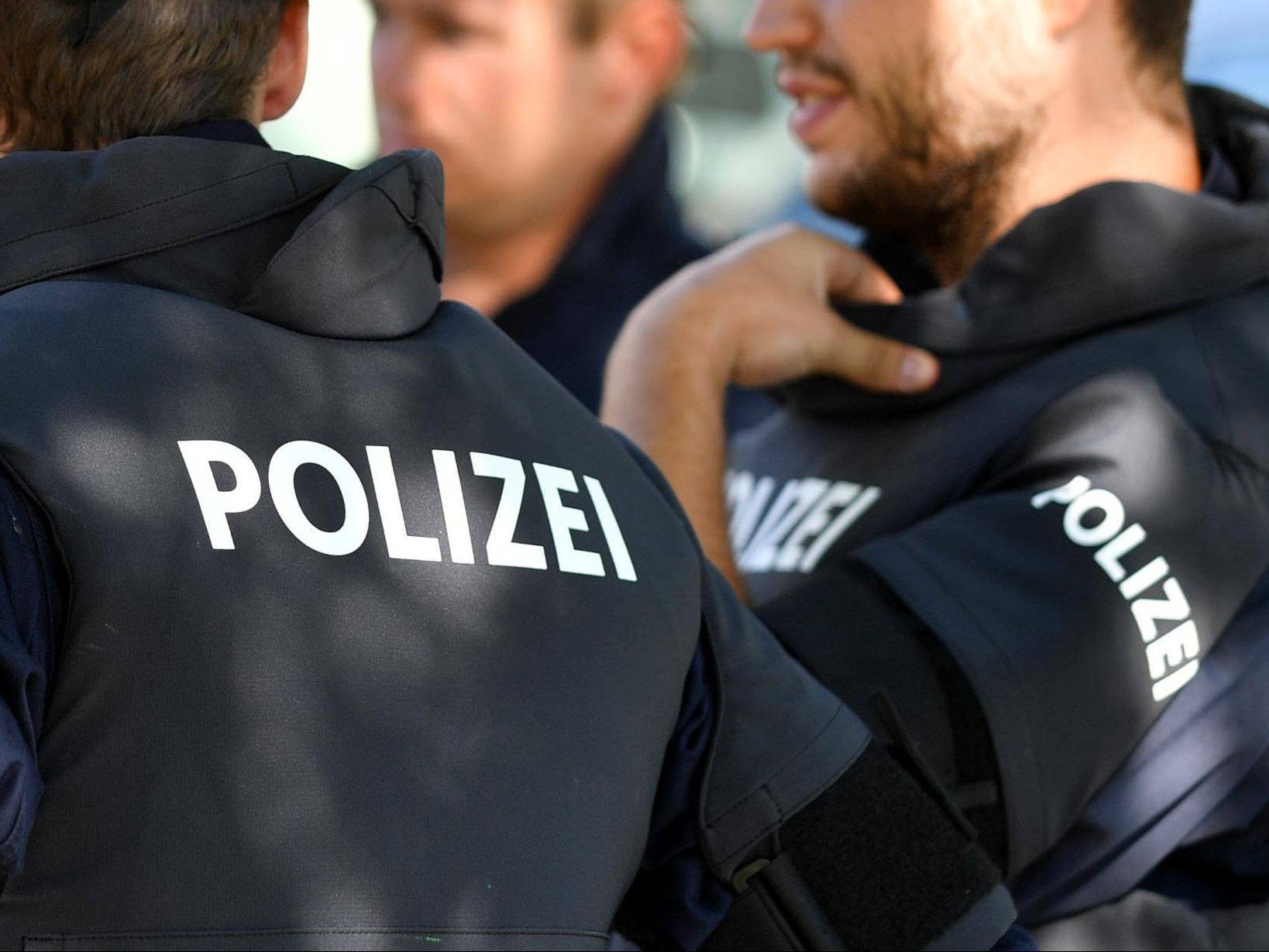 Ein Jugendlicher attackierte einen Kellner in Wien-Landstraße mit Faustschlägen im Gesicht. Ein Jugendlicher attackierte einen Kellner in Wien-Landstraße mit Faustschlägen im Gesicht.