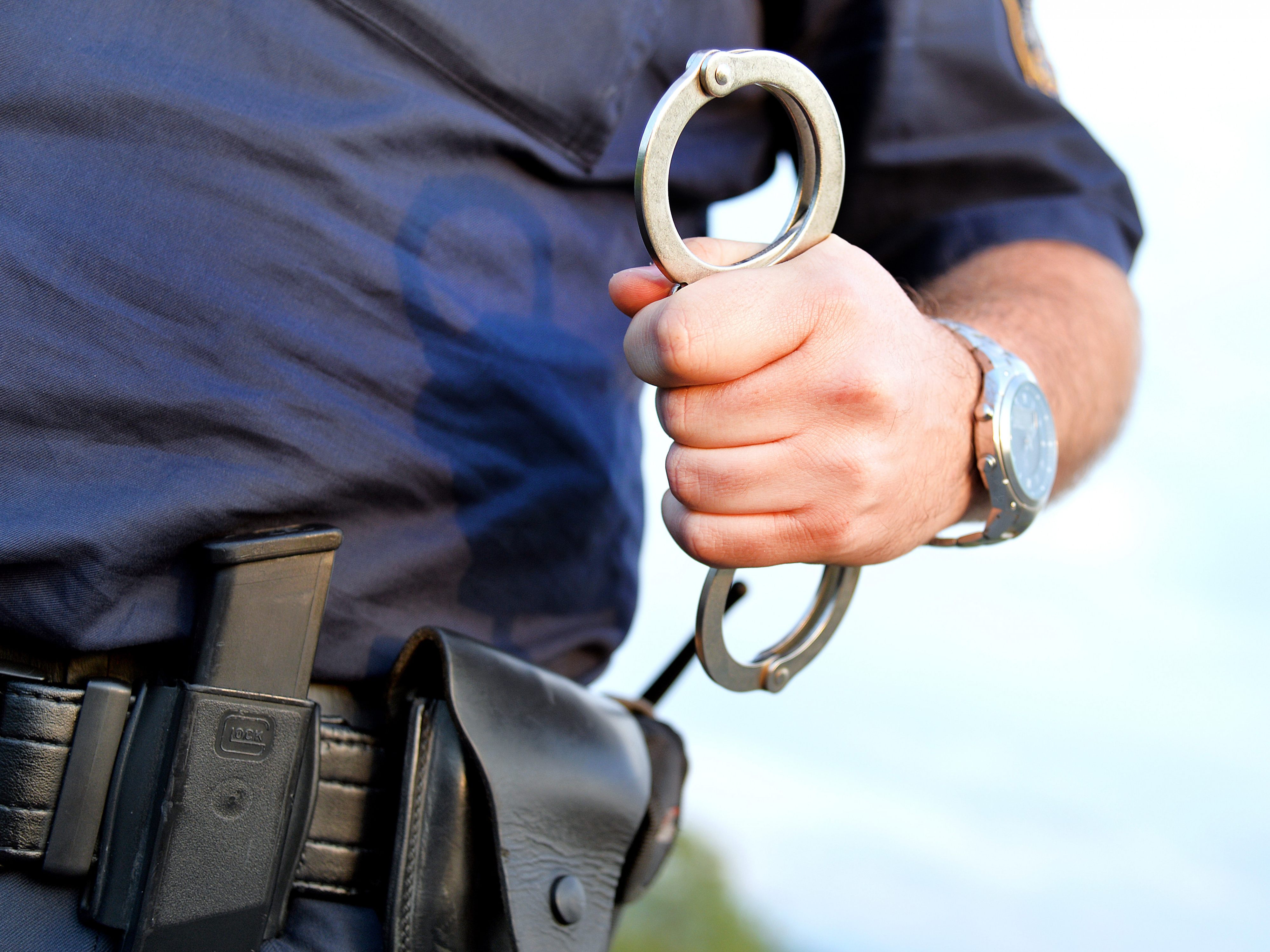 Ein 32-Jähriger bedrohte bei einem Streit in Wien-Leopoldstadt zwei Männer mit einer Schreckschusspistole. Ein 32-Jähriger bedrohte bei einem Streit in Wien-Leopoldstadt zwei Männer mit einer Schreckschusspistole.