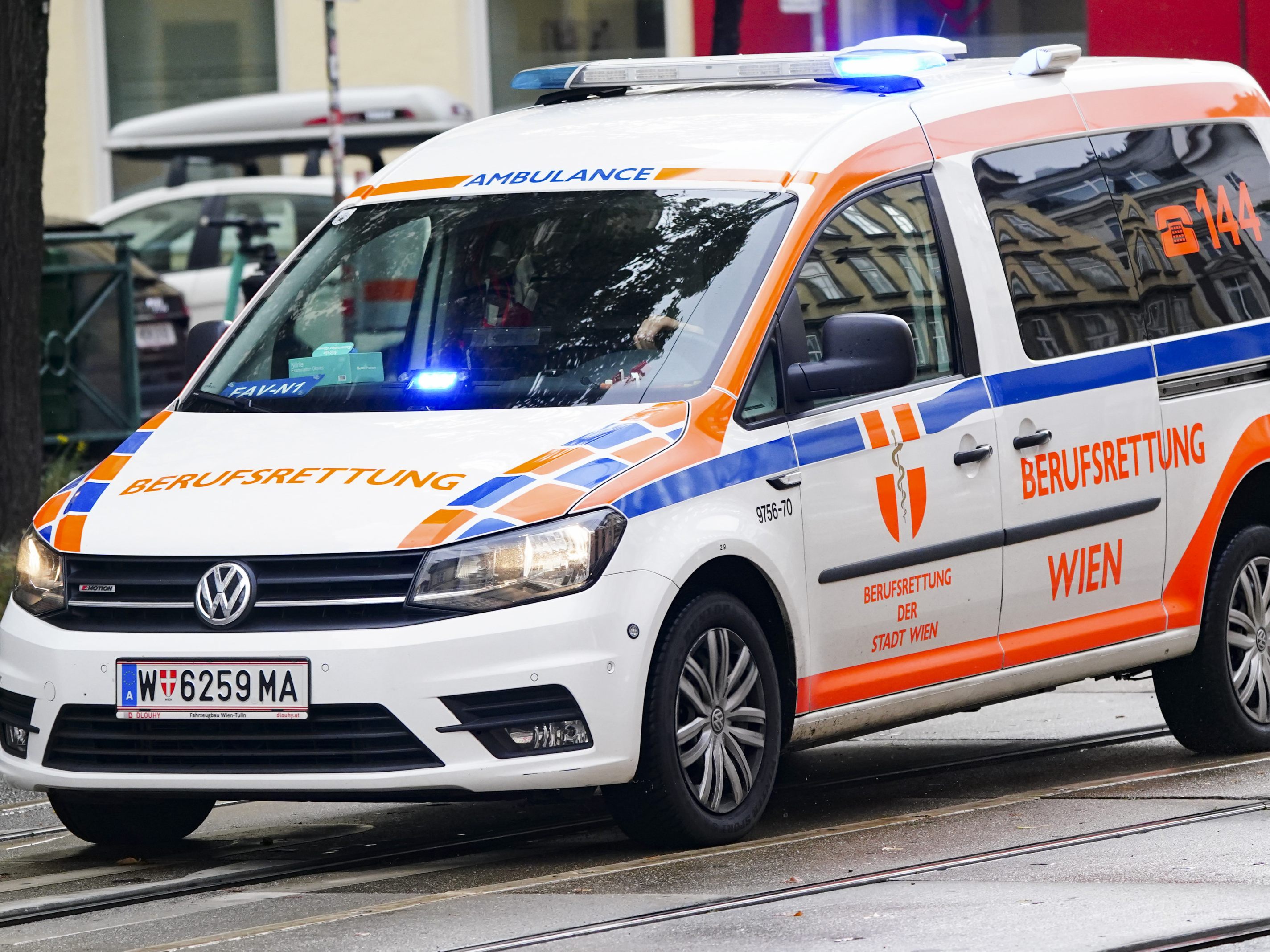 Ein Fußgänger wurde bei einem Unfall verletzt. Ein Fußgänger wurde bei einem Unfall verletzt.