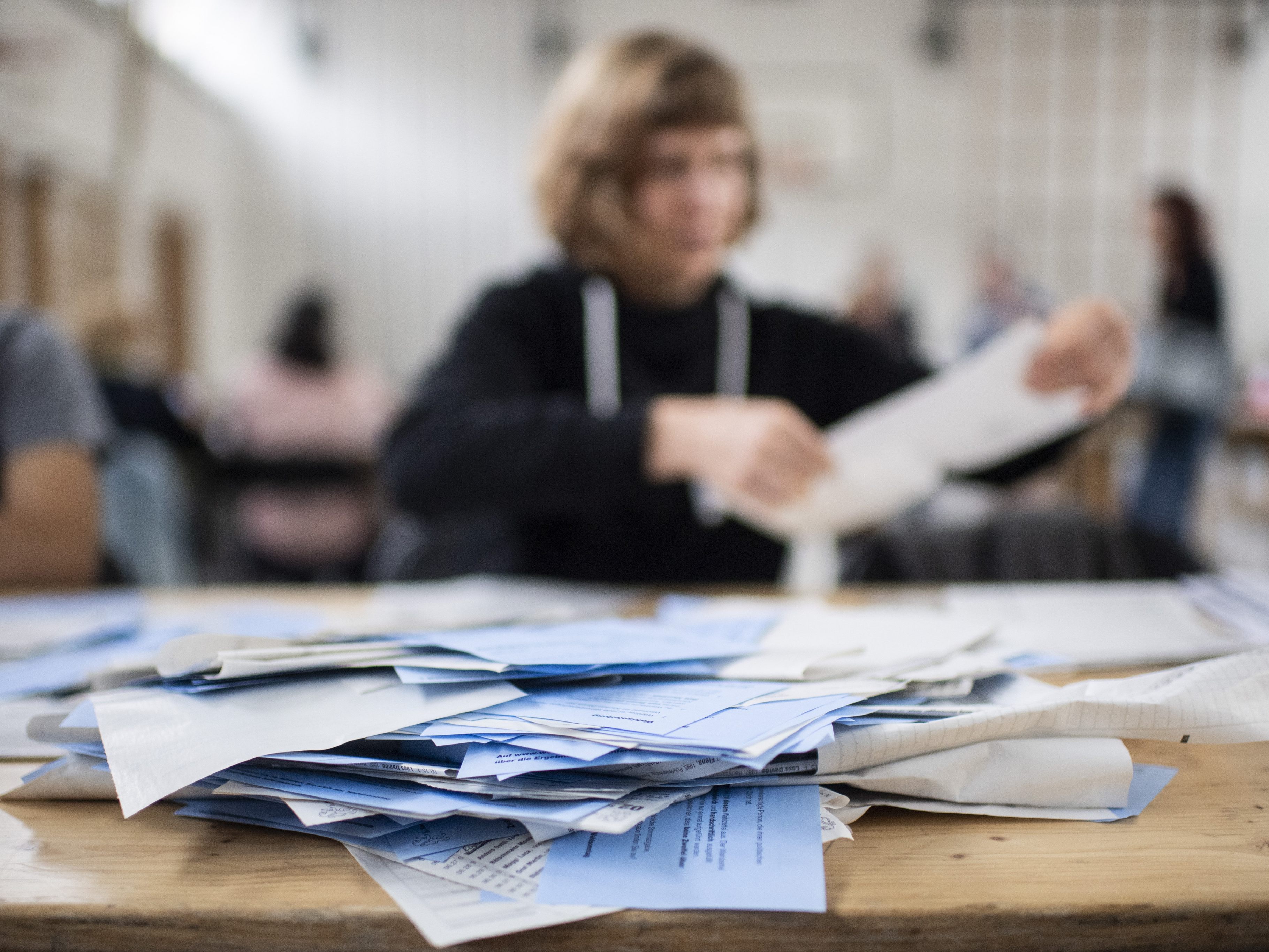 Die Parteien bereiten sich auf das Superwahljahr 2024 vor.