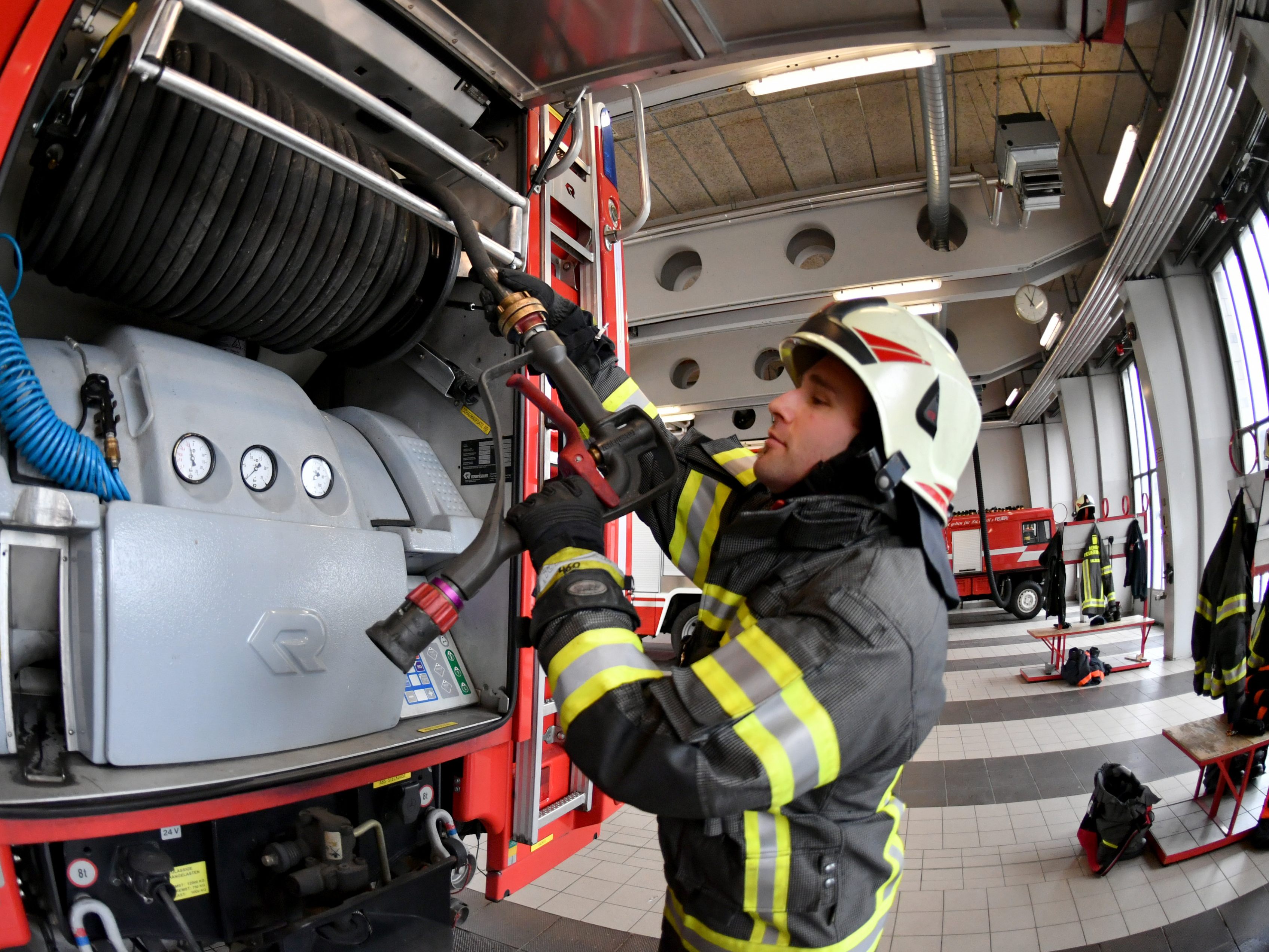 Ein Zimmerbrand im Burgenland forderte ein Todesofper. Ein Zimmerbrand im Burgenland forderte ein Todesofper.