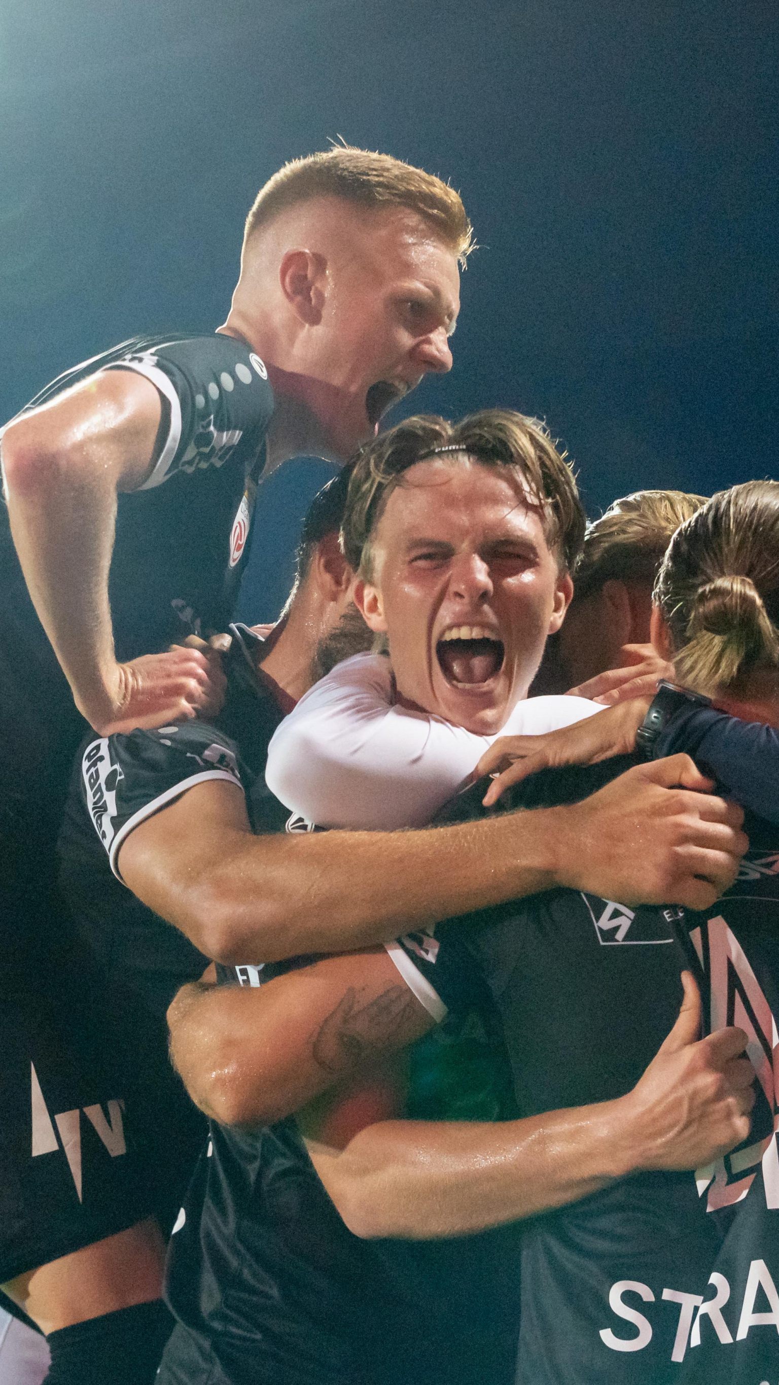 Großer Jubel herrschte bei den Altacher Spielern.