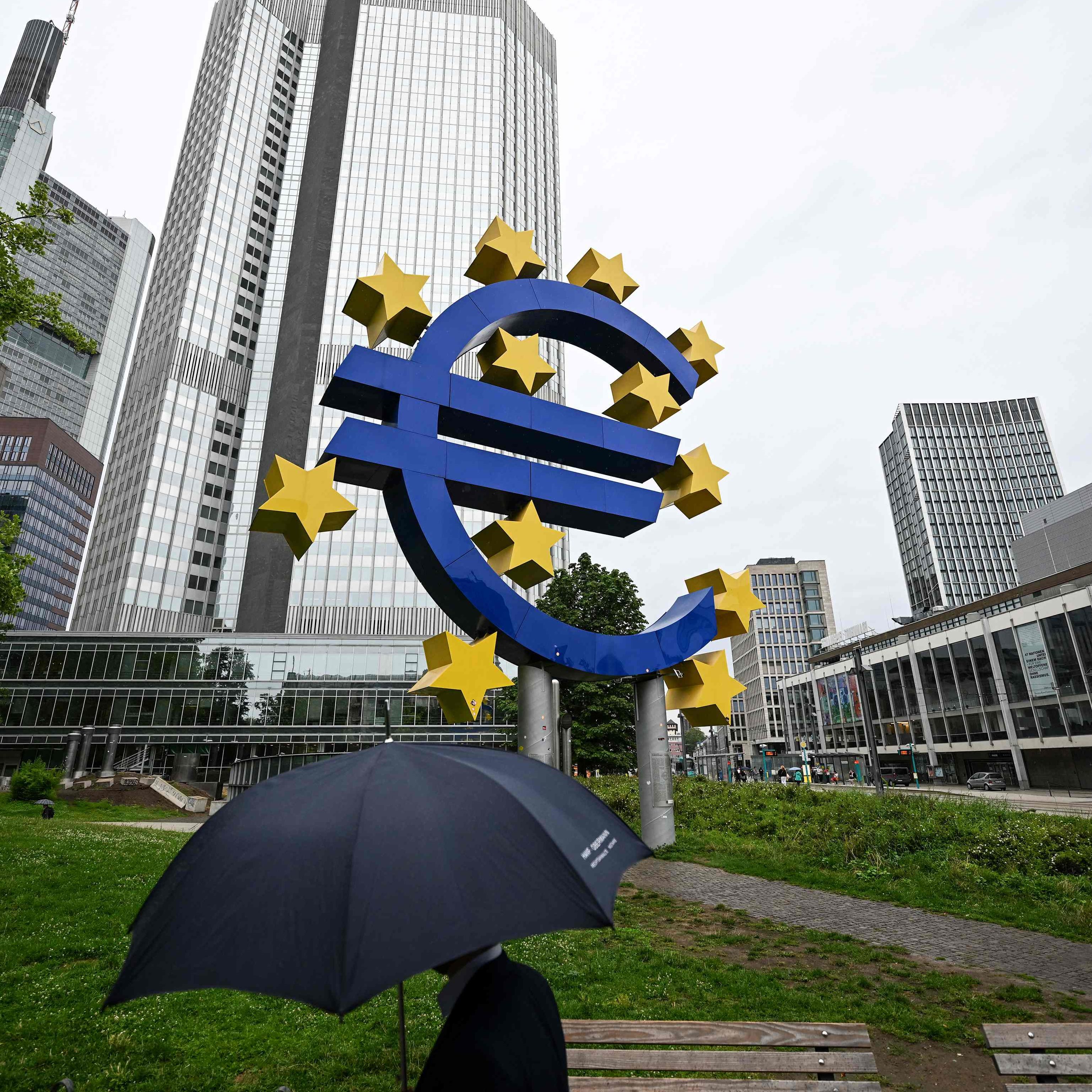 Die Banken geben die Einlagezinsen nicht an ihre Sparer weiter.