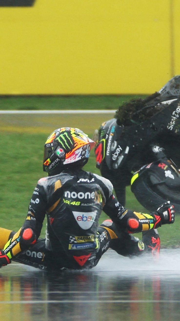 Pole-Mann Bezzecchi legte im Qualifying einen spektakulären Sturz hin.