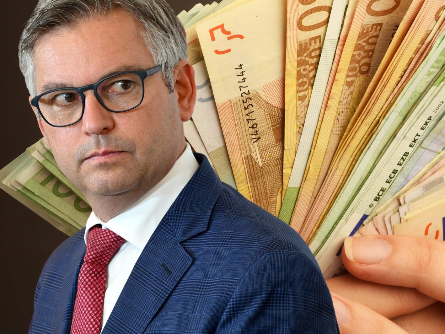 Auch der Finanzminister will Bargeld absichern. Auch der Finanzminister will Bargeld absichern.