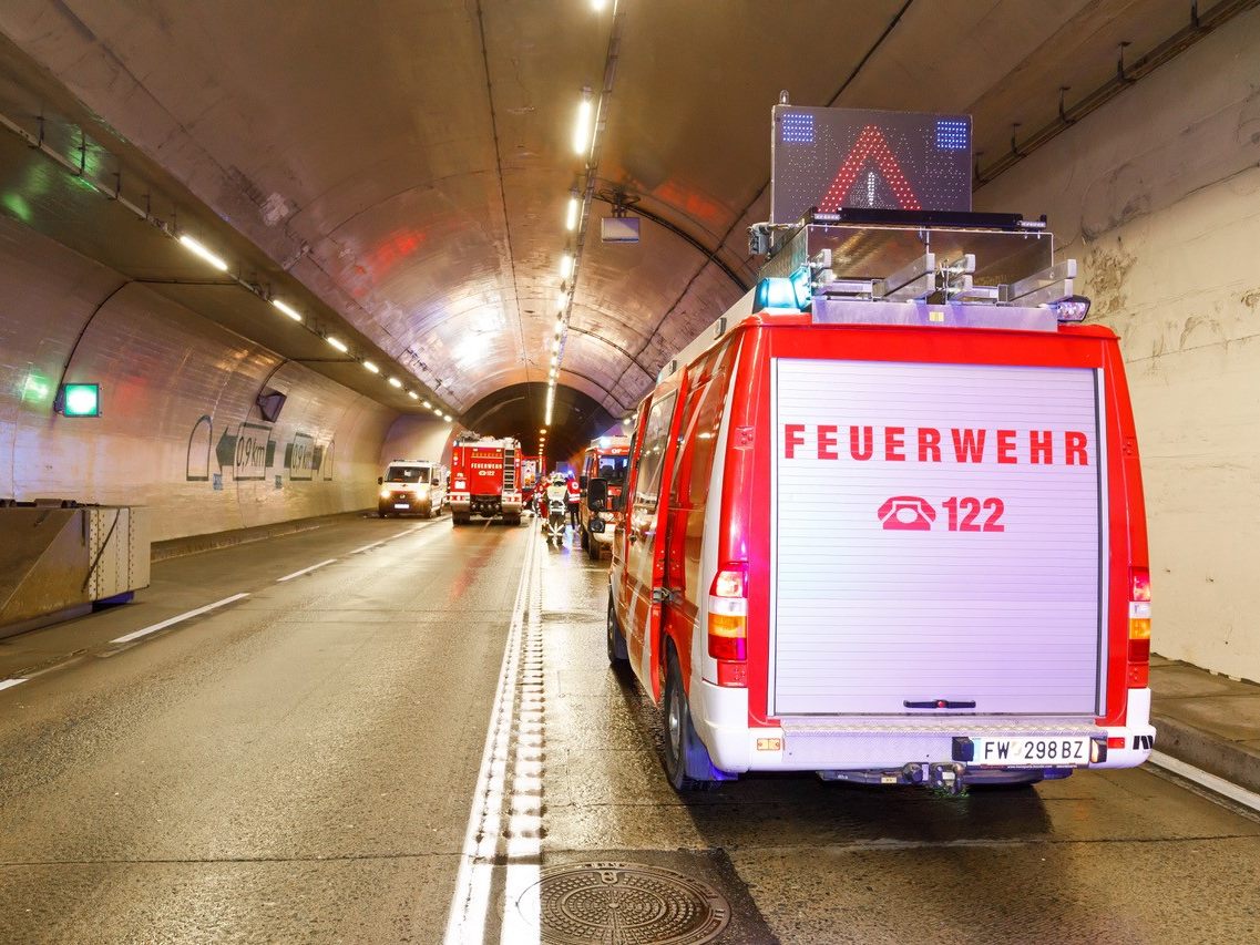 Am Sonntagnachmittag wurden die Einsatzkräfte zu einem Unfall im Dalaaser Tunnel gerufen.