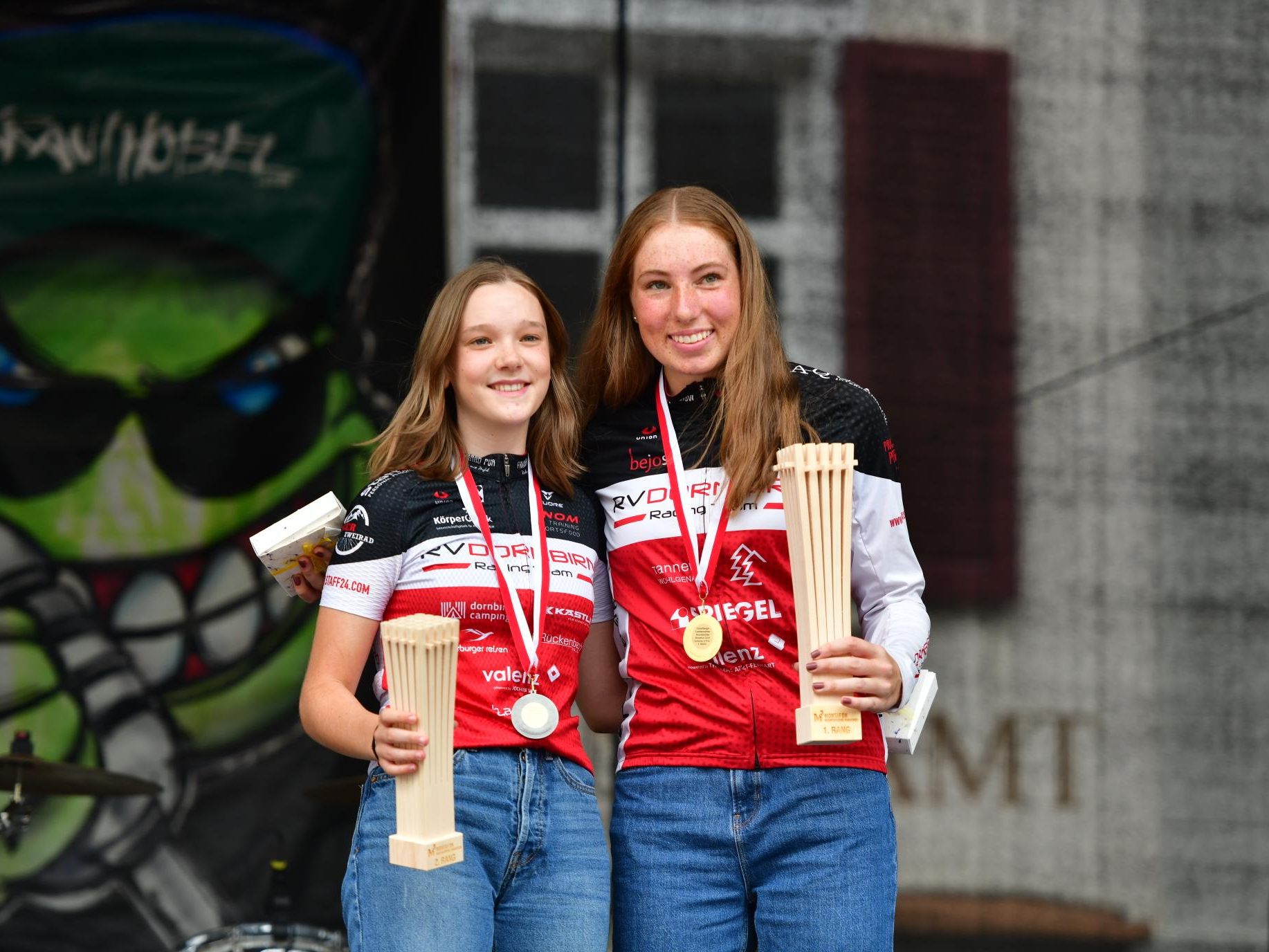 Angelina Hinder und Lisa Feurstein freuten sich über ihre Top-Platzierungen. Angelina Hinder und Lisa Feurstein freuten sich über ihre Top-Platzierungen.