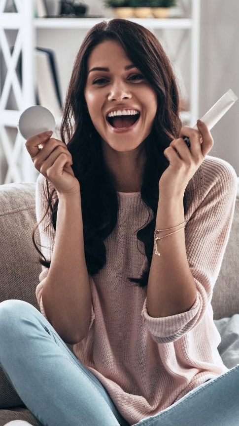 Auf Social-Media-Plattformen wie Instagram oder TikTok werden virtuelle Influencer*innen immer beliebter.