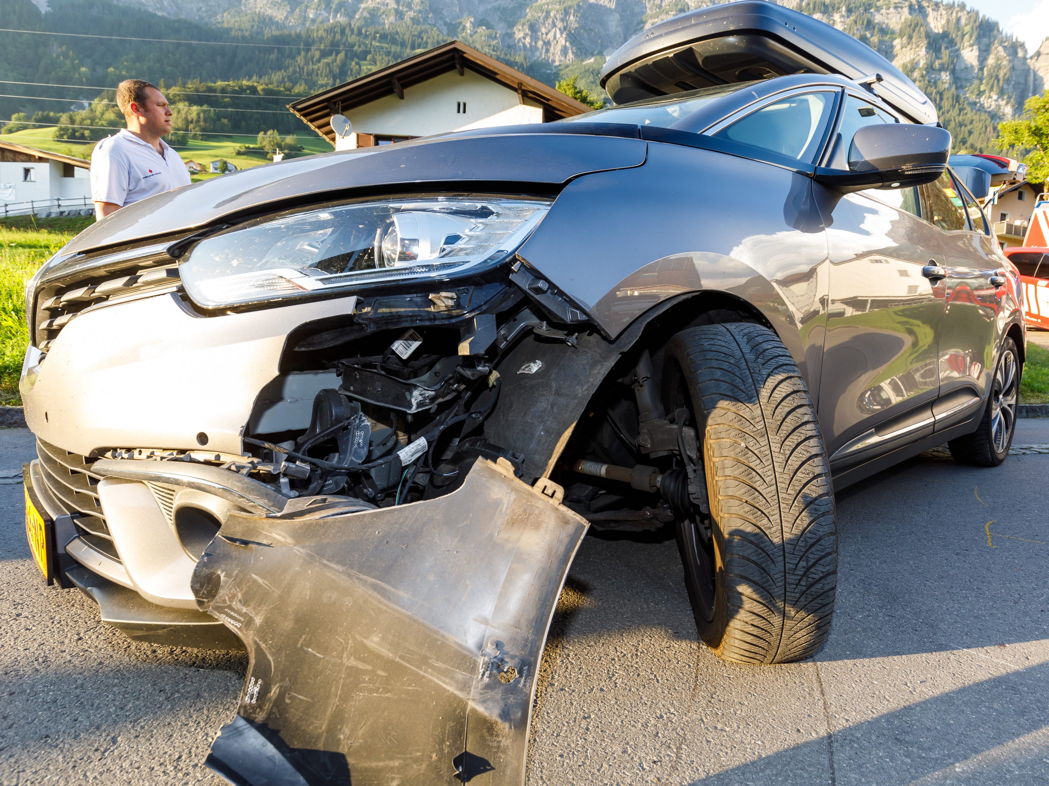 Schwerer Schaden am Unfallfahrzeug. Schwerer Schaden am Unfallfahrzeug.