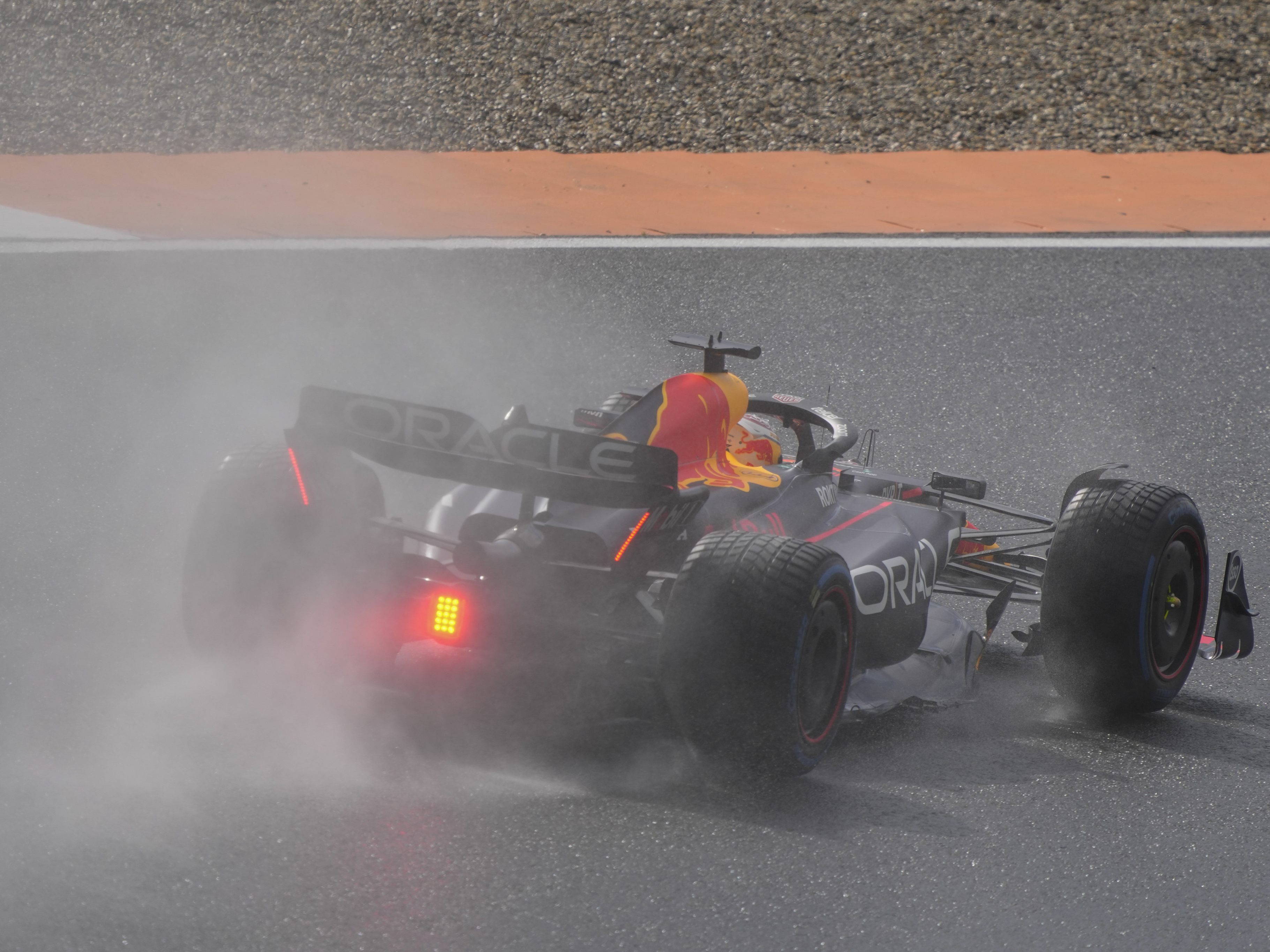 Verstappen auch dieses Wochenende wieder der große Gejagte Verstappen auch dieses Wochenende wieder der große Gejagte