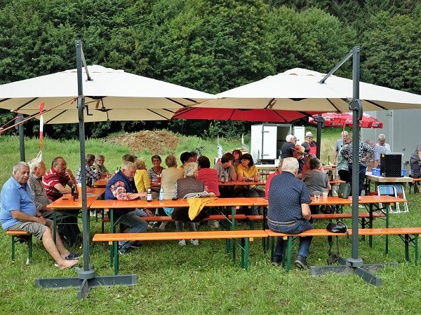 PVÖ Partenen: Grillfest hinter dem Vallülasaal