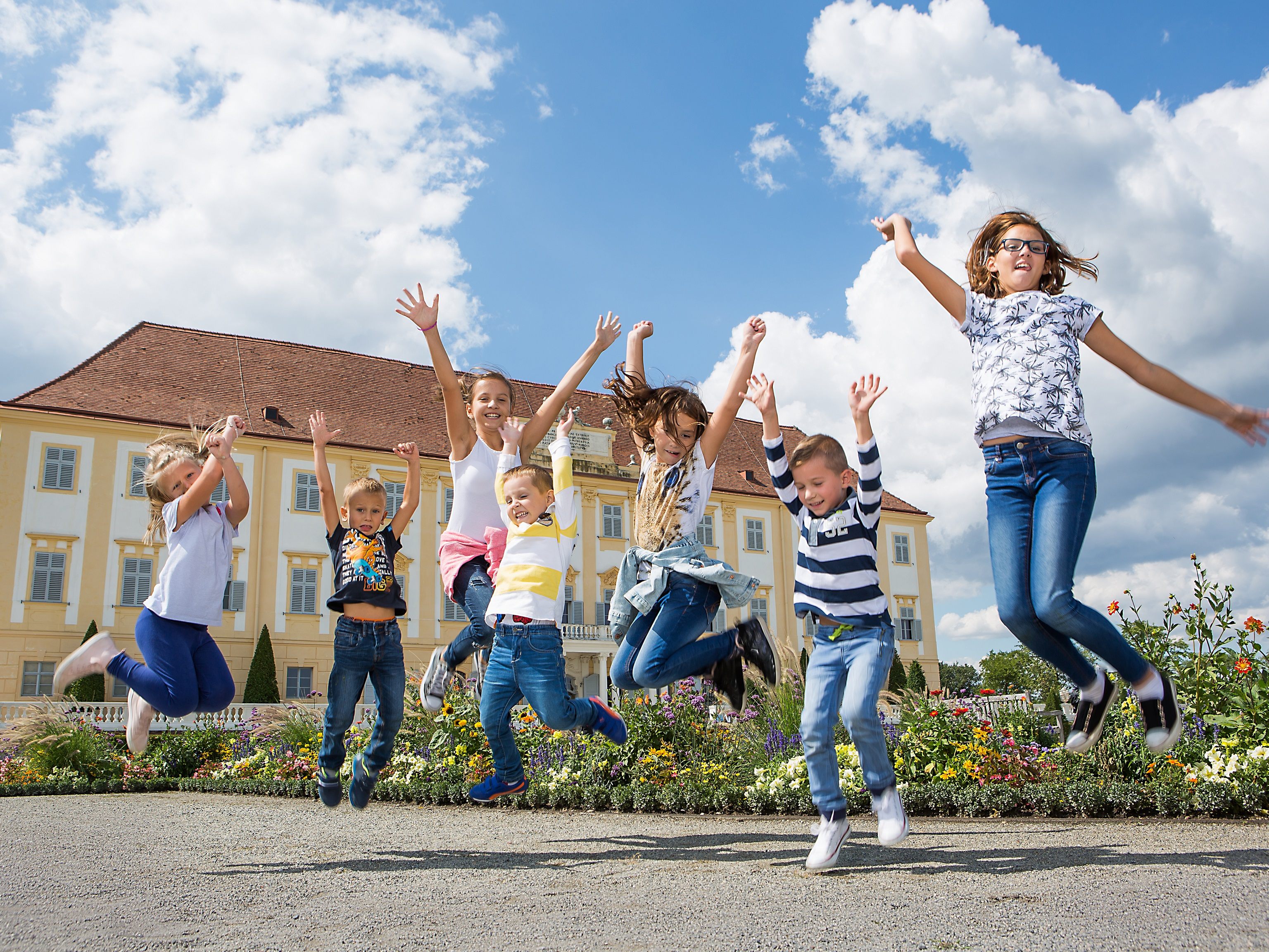 Auf Schloss Hof gibt es im August ein Kinder-Sommer-Programm. Auf Schloss Hof gibt es im August ein Kinder-Sommer-Programm.