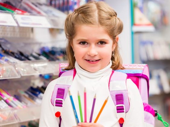 Eine komplette Grundausstattung für ein Schulkind kostete vor drei Jahren bereits 200 Euro. (Foto: adobe.stock/Kzenon)