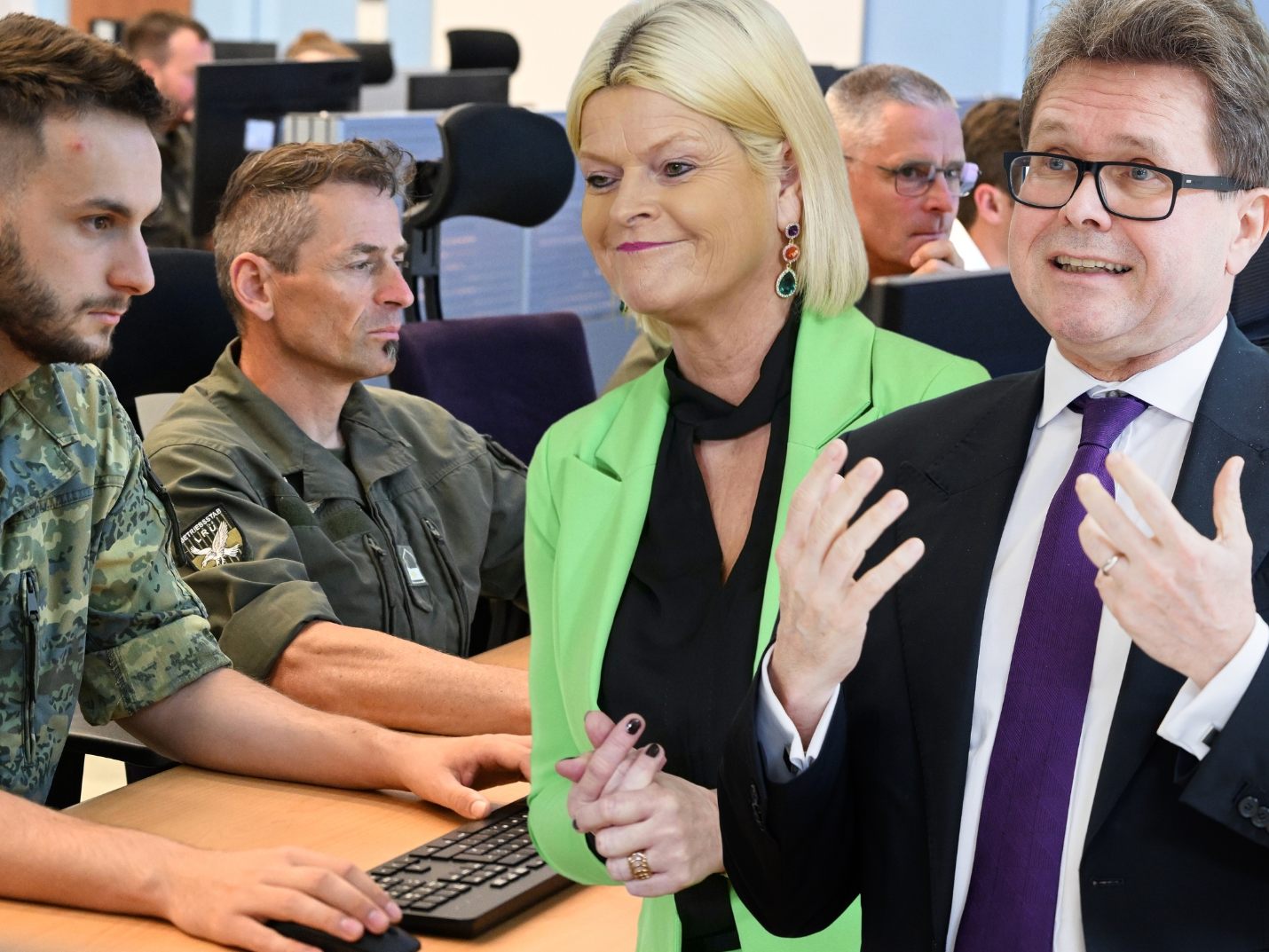 Lehrermangel: Diese Lehrer Werden Jetzt Verschoben! Kultusminister Mit Entscheidung! - yc1v239