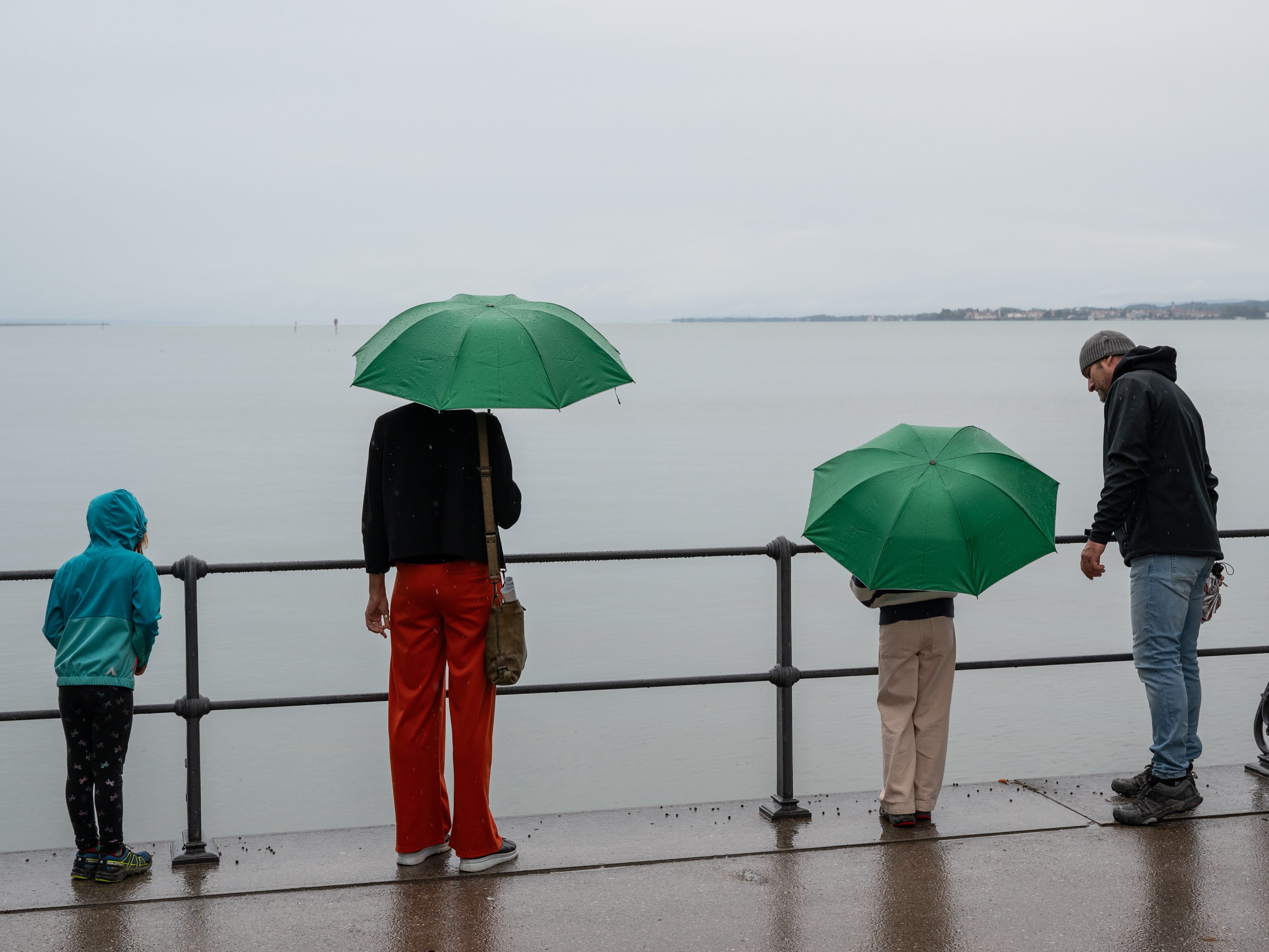 Zumindest am Dienstag wird das regnerische Wetter noch anhalten. Zumindest am Dienstag wird das regnerische Wetter noch anhalten.