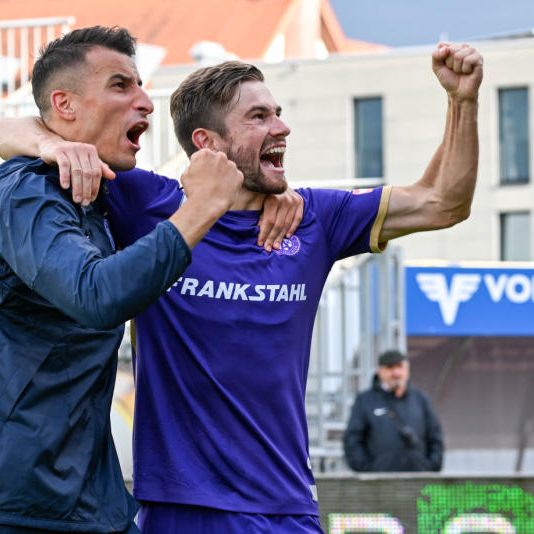 Violetter Jubel in Lustenau