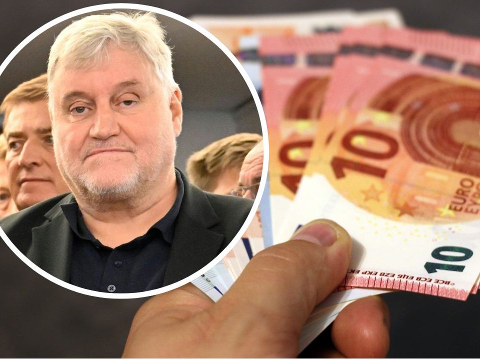 Basis des jährlichen Feilschens ist traditionell die Inflationsrate der vergangenen zwölf Monate Basis des jährlichen Feilschens ist traditionell die Inflationsrate der vergangenen zwölf Monate