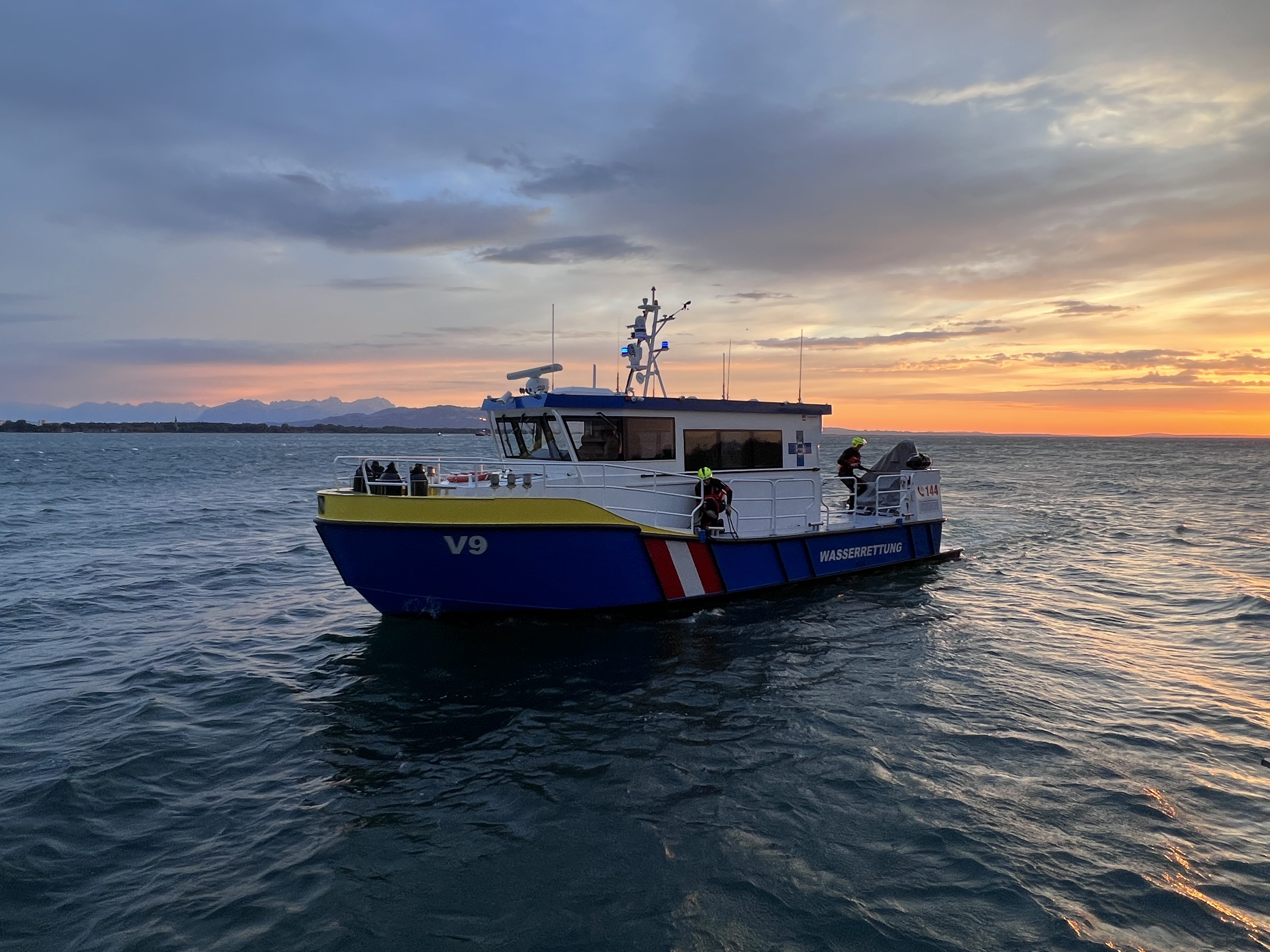 Seit Donnerstagabend wurde nach einem vermissten Paddler am Bodensee gesucht. Seit Donnerstagabend wurde nach einem vermissten Paddler am Bodensee gesucht.