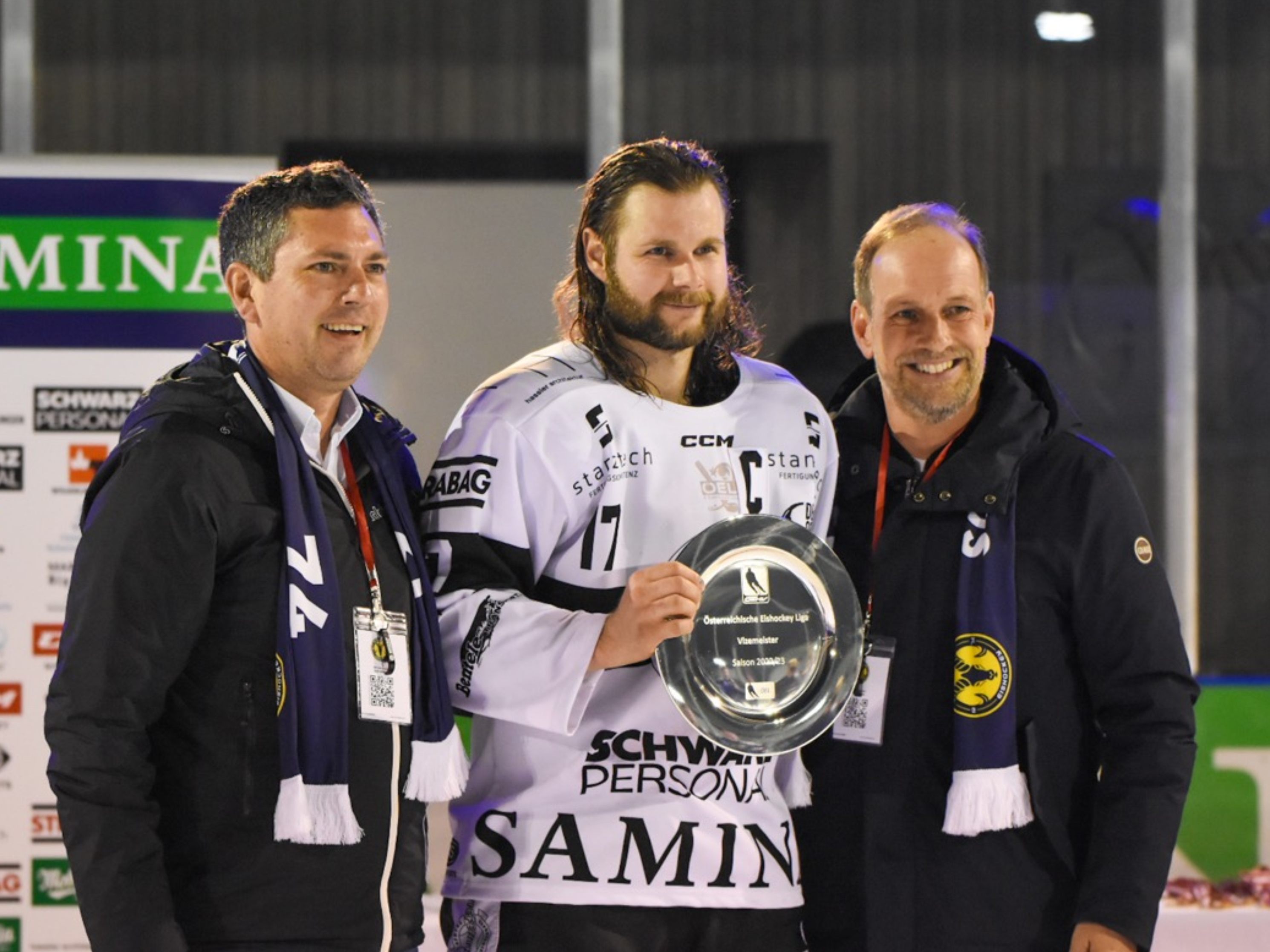 Ems-Kapitän Pascal Kainz (Mitte) wird auch in der kommenden Saison für den HSC auflaufen Ems-Kapitän Pascal Kainz (Mitte) wird auch in der kommenden Saison für den HSC auflaufen