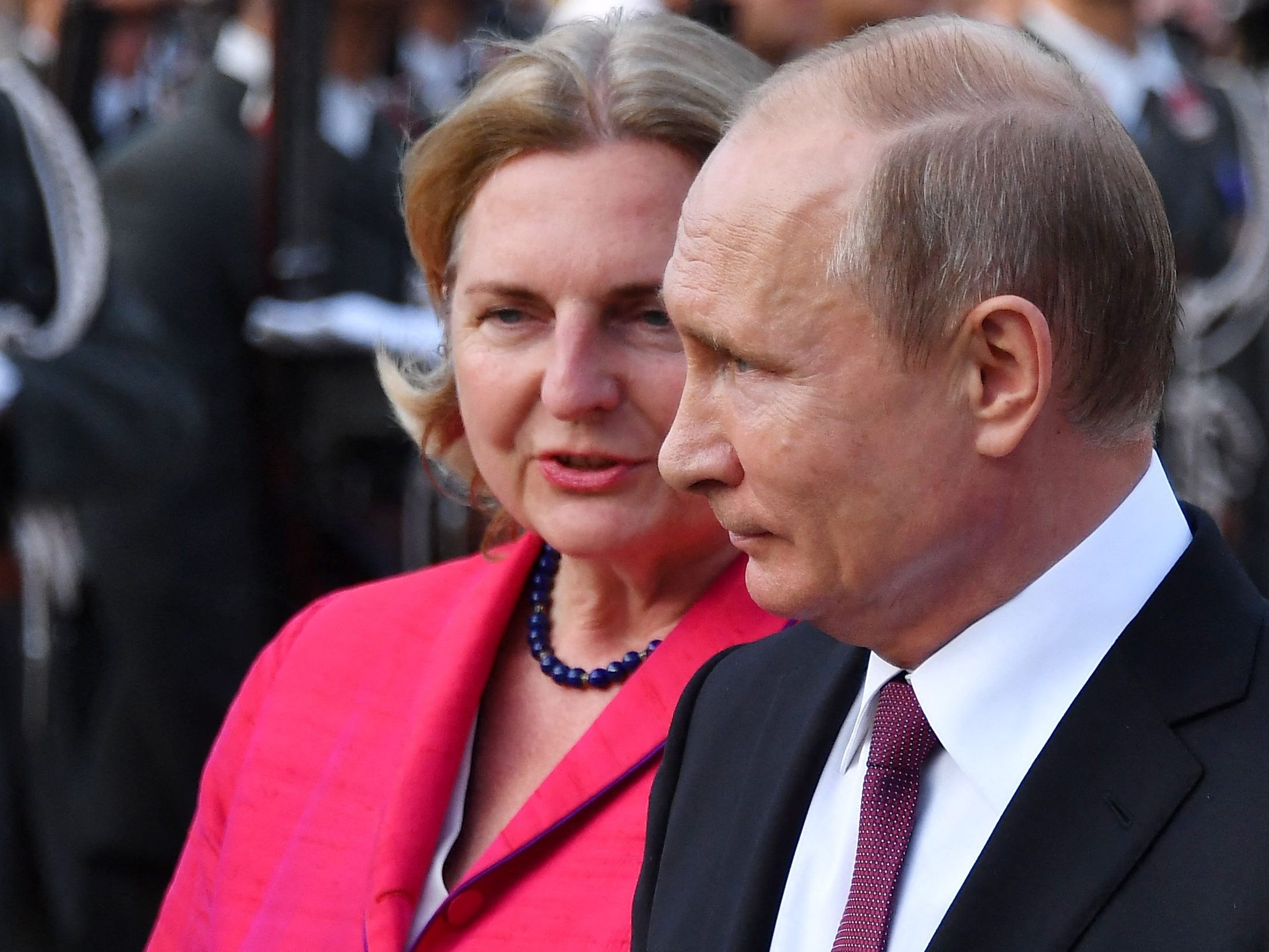 Kneissl mit Putin.