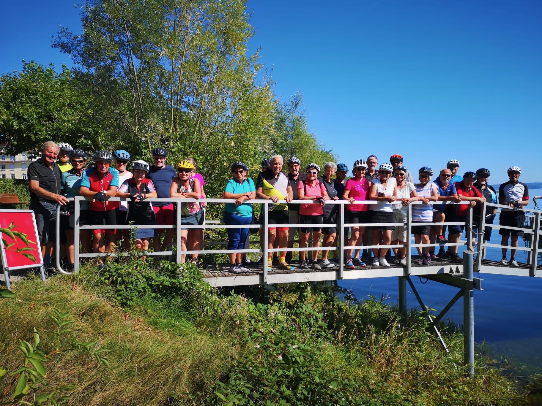 Die Radlergruppe am Ziel in Allensbach Die Radlergruppe am Ziel in Allensbach