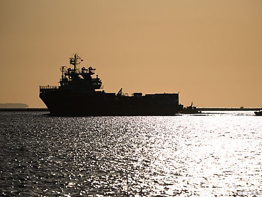 "Ocean viking" bot tausenden Menschen im Mittelmeer Zuflucht