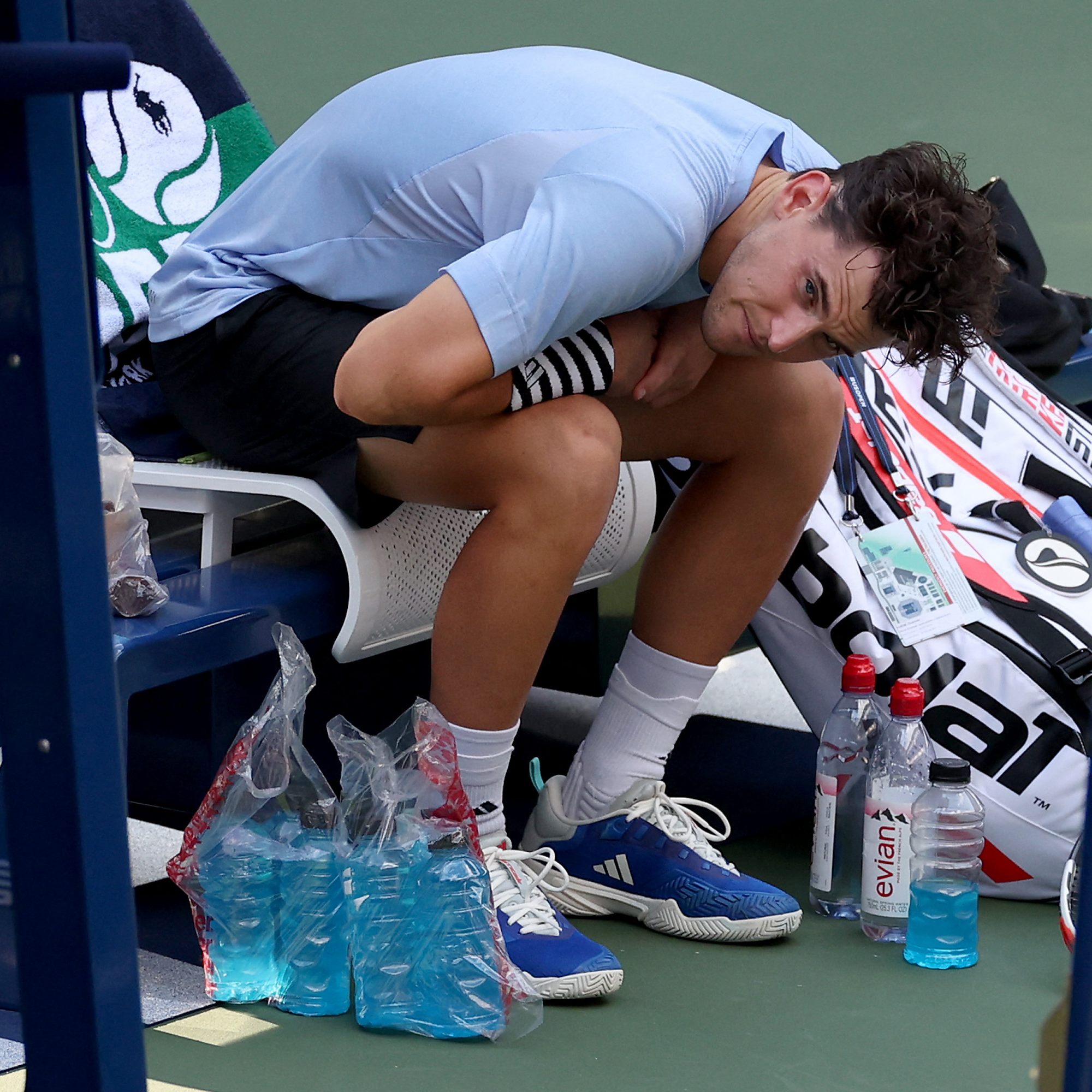 Thiem vermutet, dass er sich bei der Nahrungsaufnahme etwas eingefangen haben könnte.