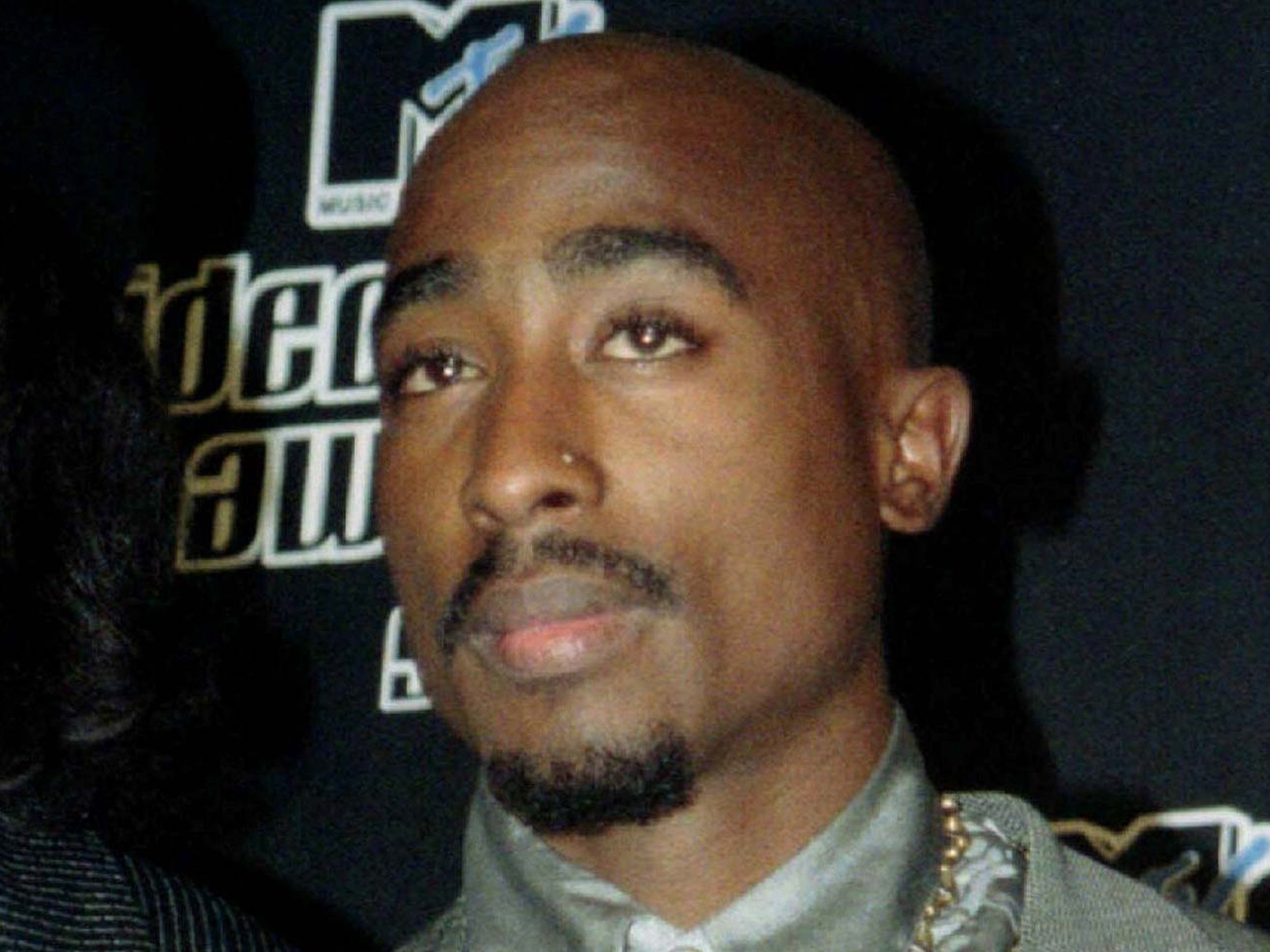 Tupac Shakur wurde im September 1996 auf offener Straße erschossen. Tupac Shakur wurde im September 1996 auf offener Straße erschossen.