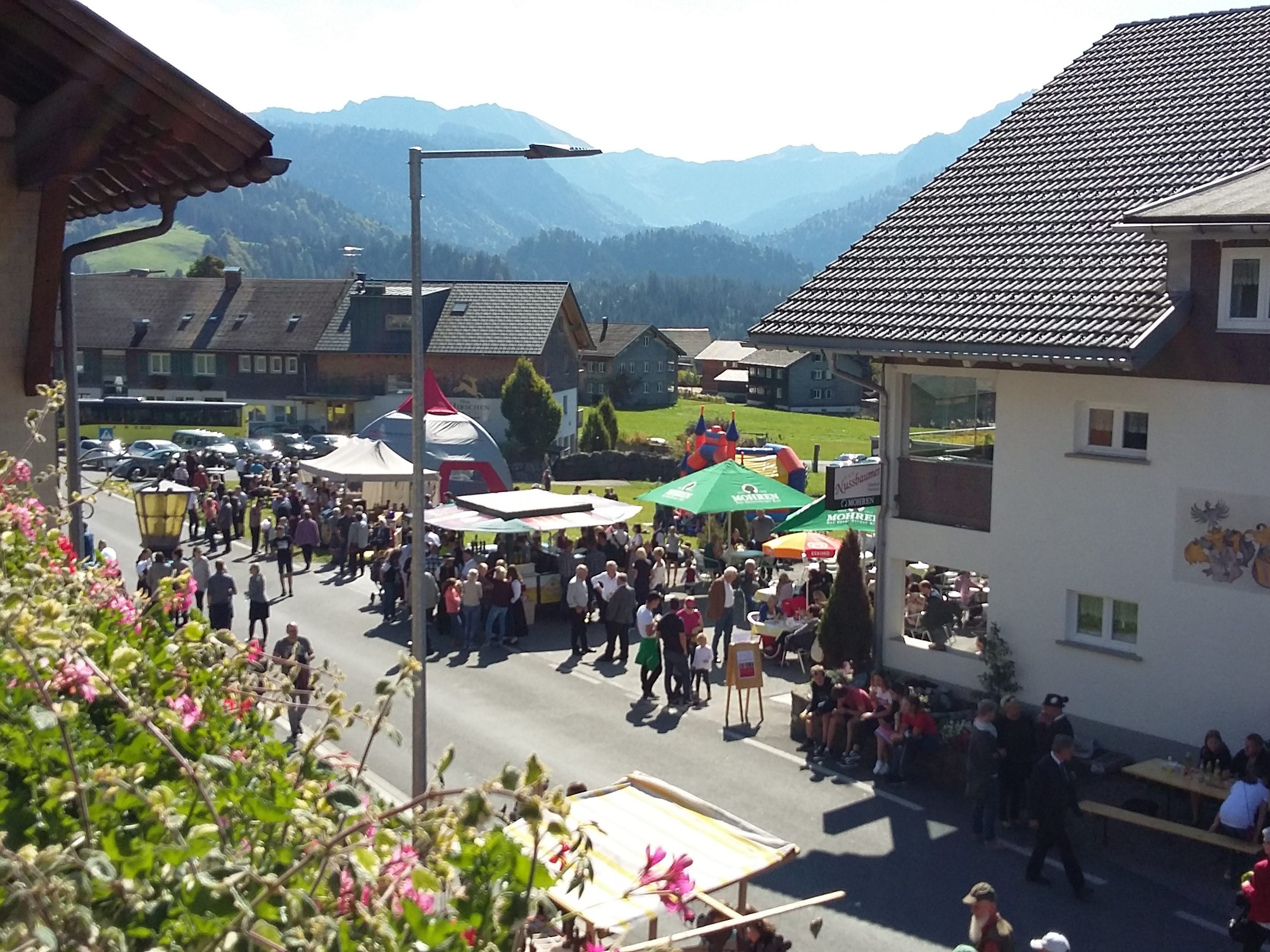 Ein buntes Rahmenprogramm erwartet Besucherinnen und Besucher bei der Sibratsgfäller Kilbe.