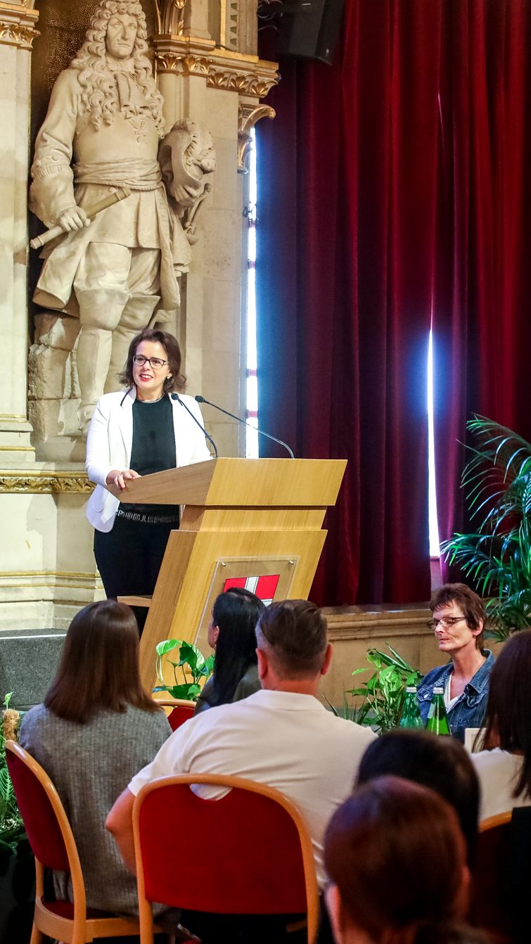 Die Stadt Wien hieß 198 neue Lehrlinge im Wiener Rathaus willkommen.