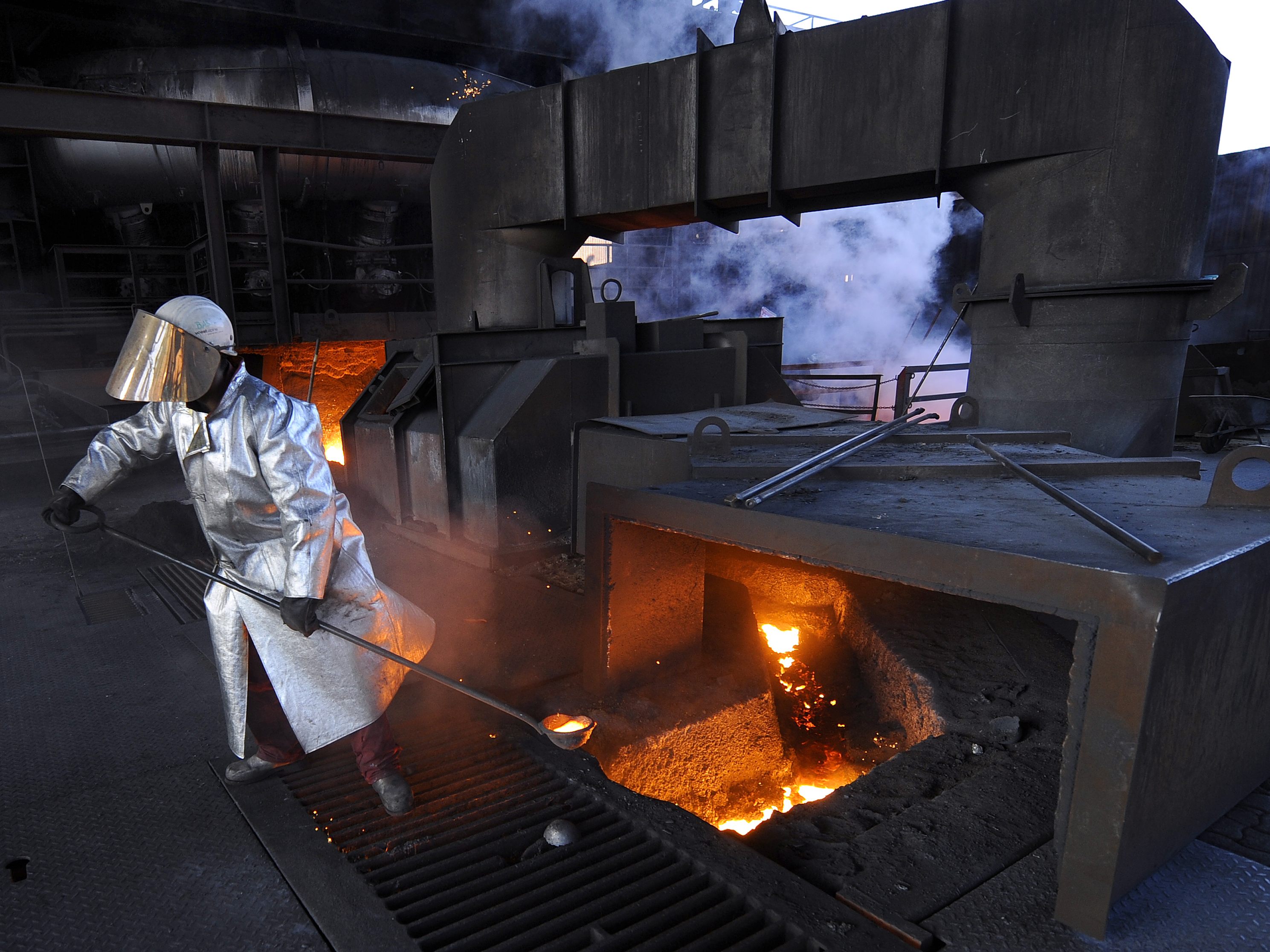 Laut PRO-GE-Chef Binder seien die Lohnforderungen der Arbeitnehmervertreter bei den Metaller-KV-Verhaldungen 2023 diesmal zweistellig. Laut PRO-GE-Chef Binder seien die Lohnforderungen der Arbeitnehmervertreter bei den Metaller-KV-Verhaldungen 2023 diesmal zweistellig.