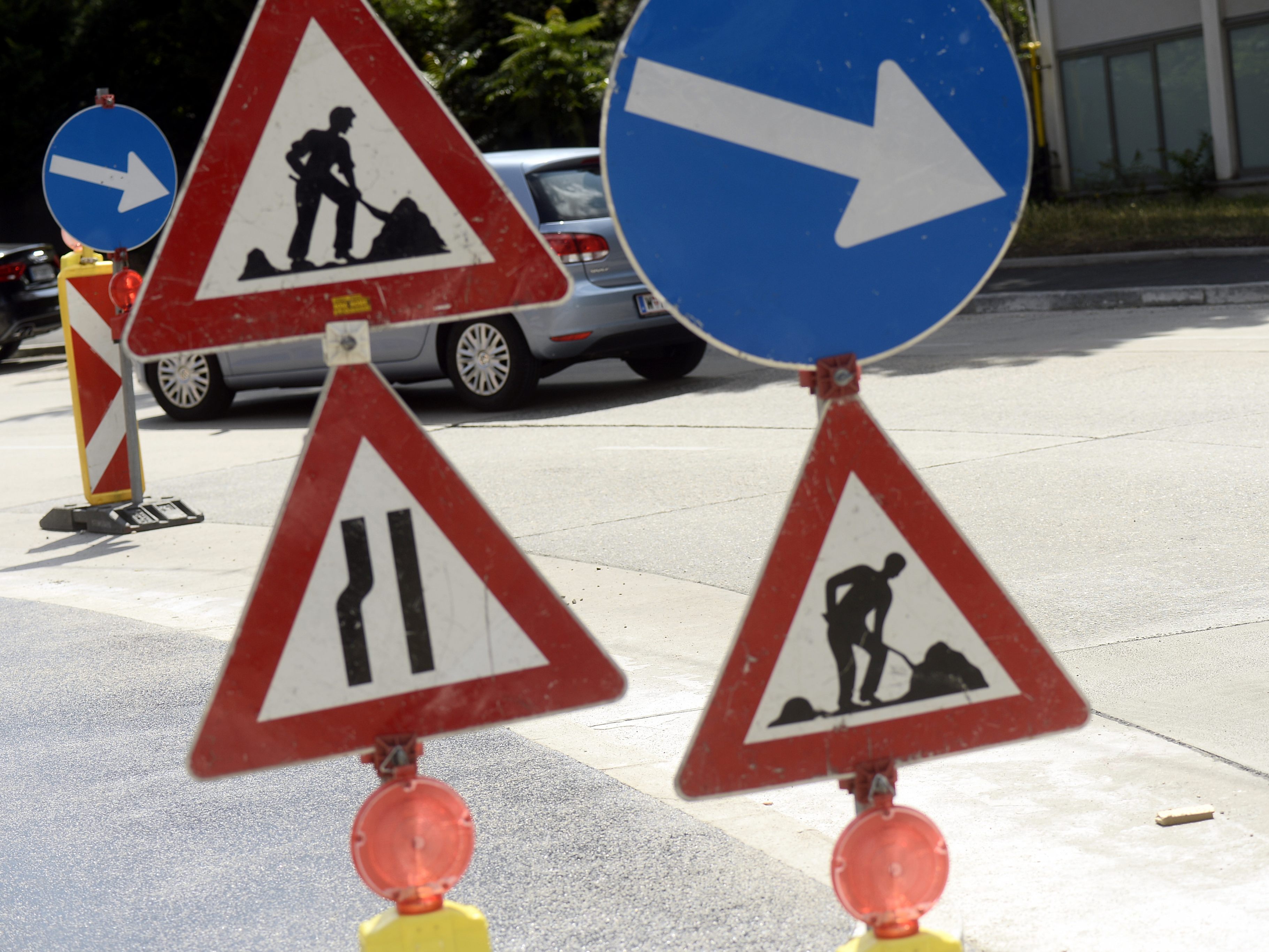 In der Wiener Wundtgasse wird ein Radweg errichtet. In der Wiener Wundtgasse wird ein Radweg errichtet.