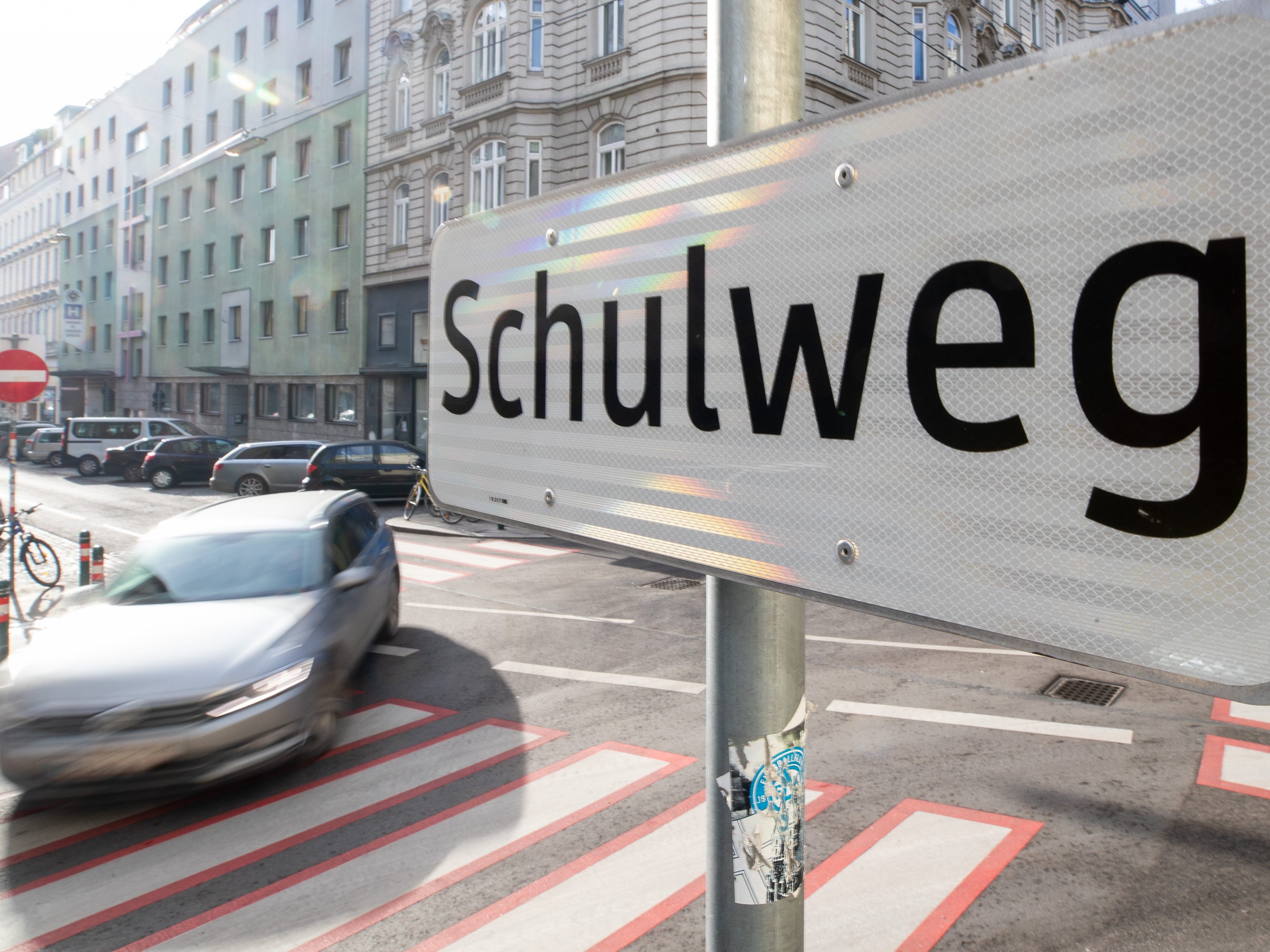 61-Jähriger soll Mädchen entführt und missbraucht haben - U-Haft. 61-Jähriger soll Mädchen entführt und missbraucht haben - U-Haft.