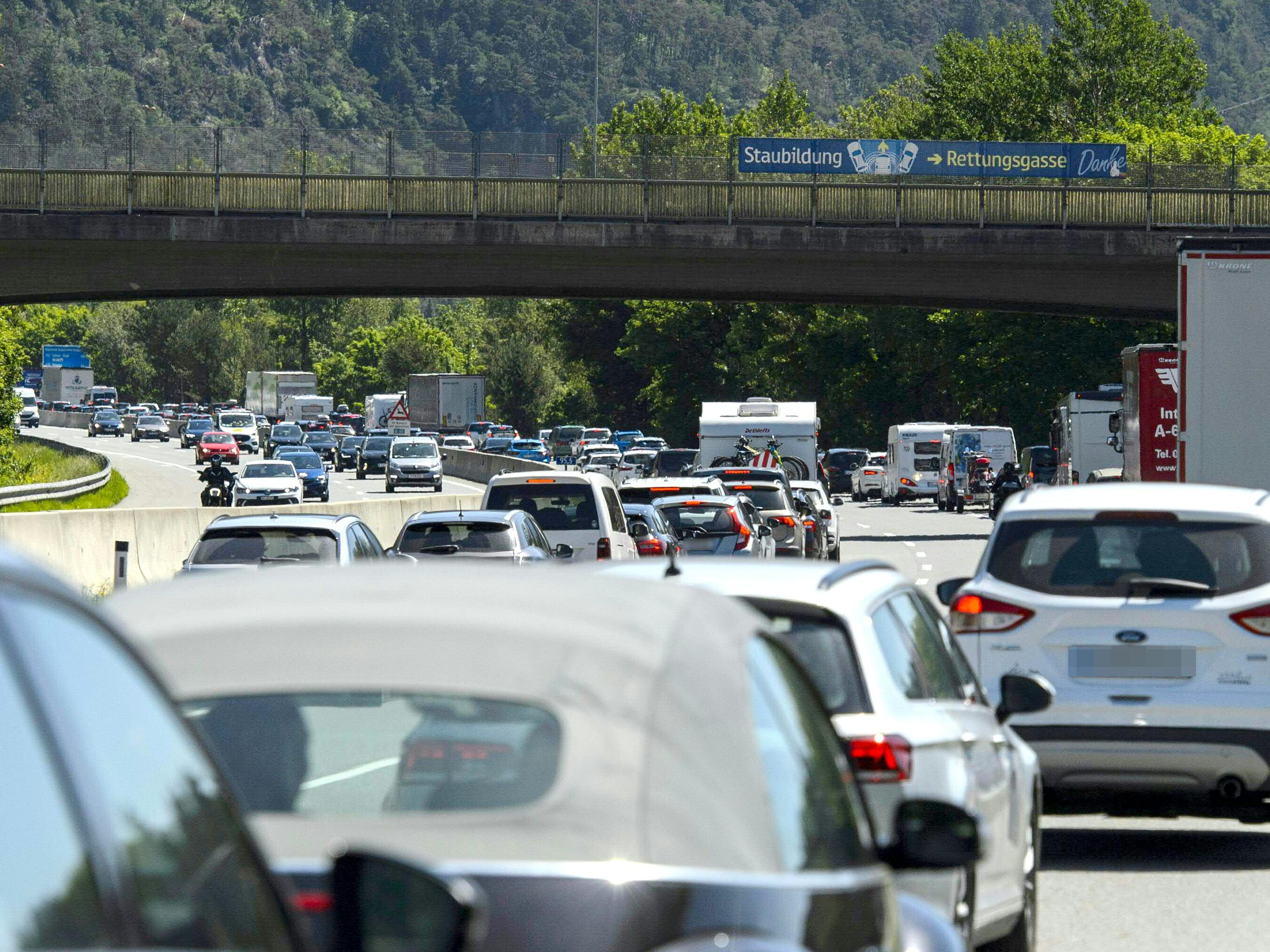 Das Ferienende bringt ein letztes Wochenende mit Reiseverkehr und Staus auf Österreichs Straßen. Das Ferienende bringt ein letztes Wochenende mit Reiseverkehr und Staus auf Österreichs Straßen.