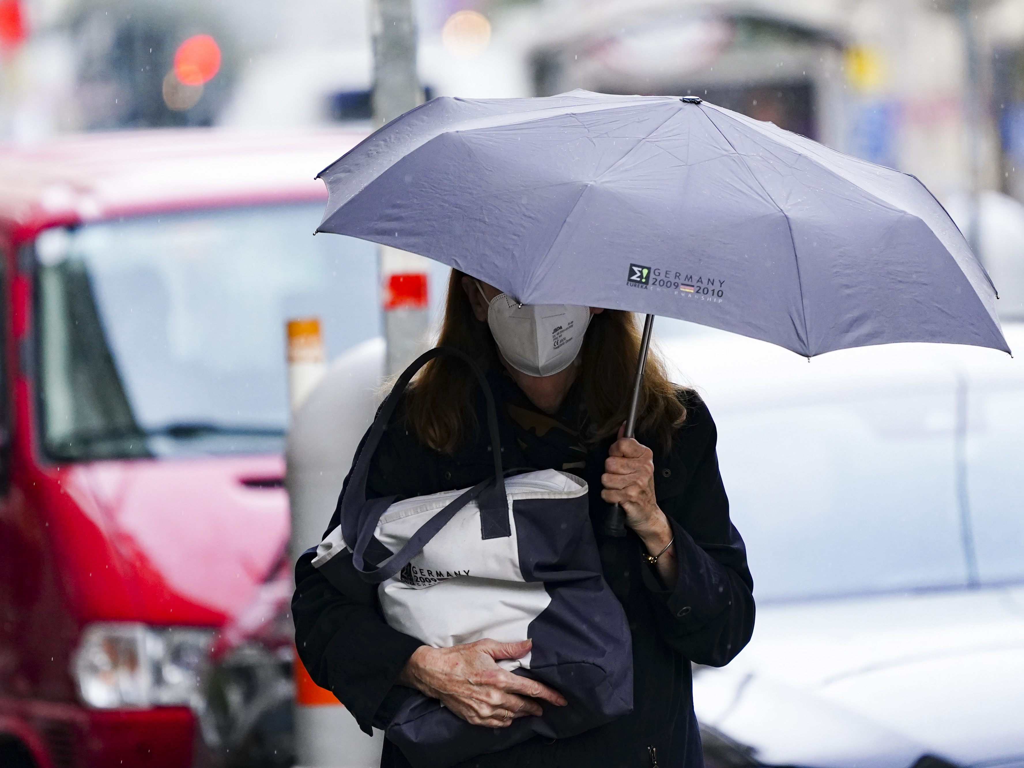 Die Österreicher stehen dem Herbst und einer möglichen neuen Corona-Welle gelassen gegenüber.