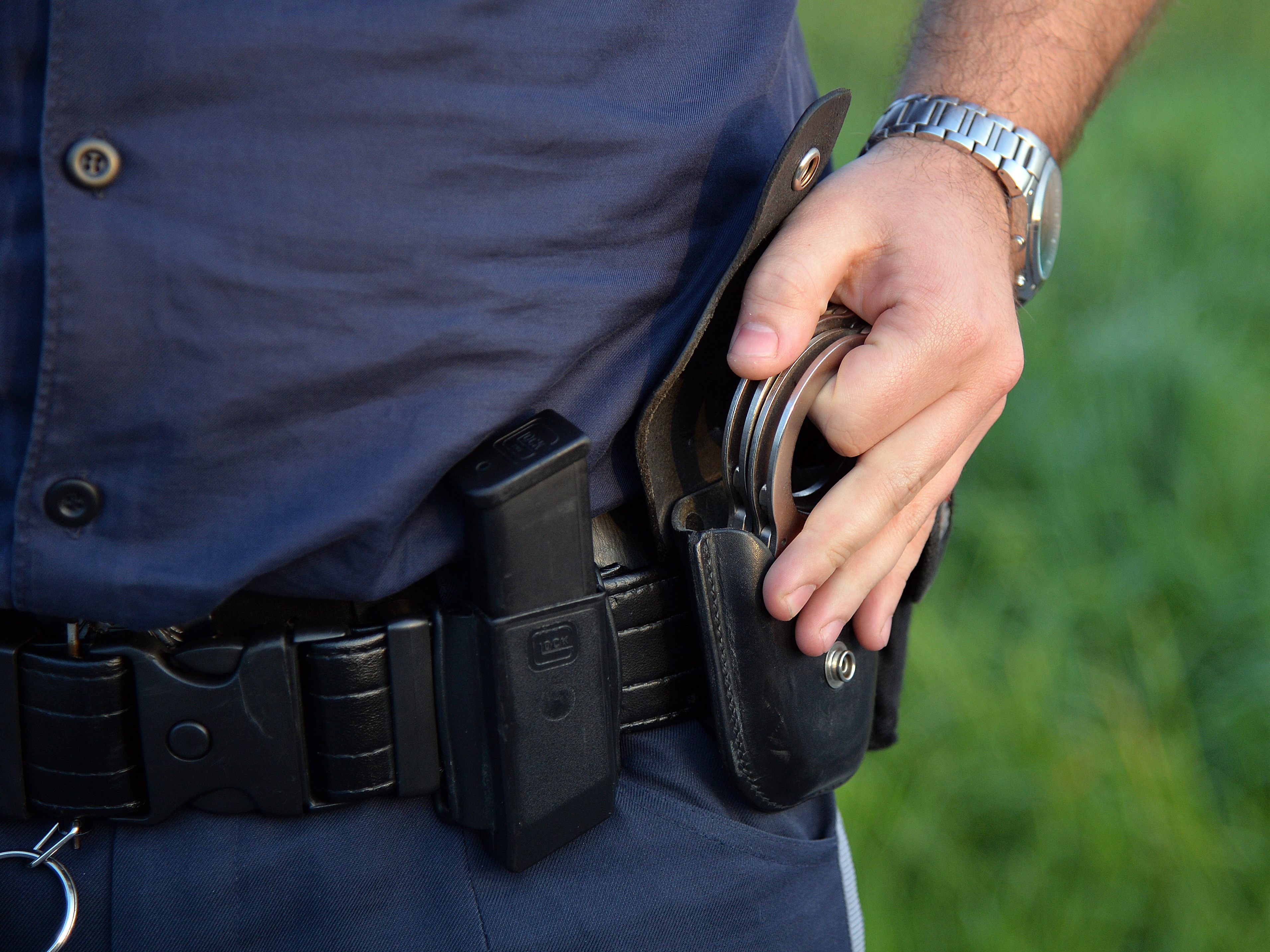 In Wien-Brigittenau drohte ein Mann seiner Ehefrau mit dem Umbringen. In Wien-Brigittenau drohte ein Mann seiner Ehefrau mit dem Umbringen.