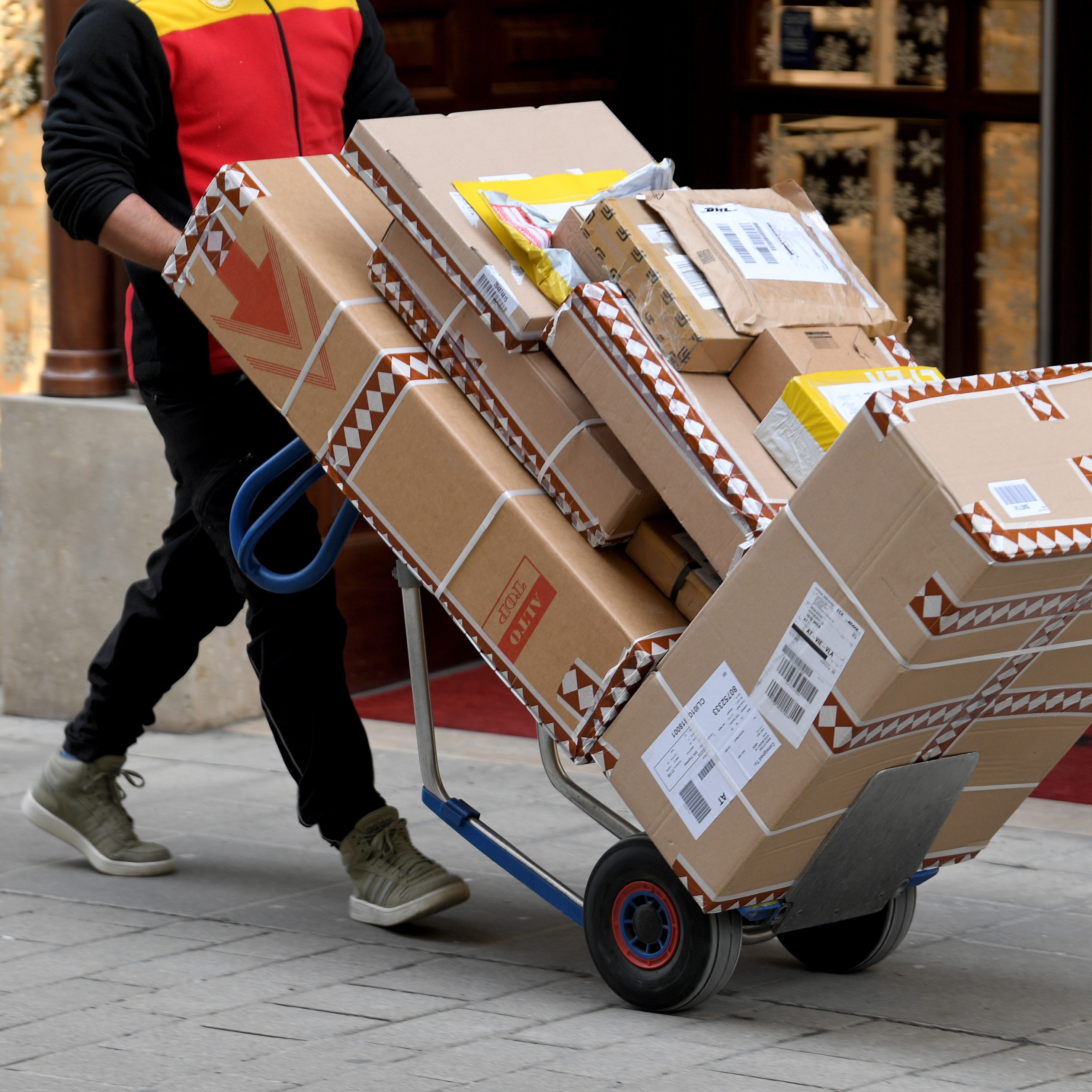 Paketzusteller erhalten ab 2024 im Schnitt um 16 Prozent mehr Lohn.