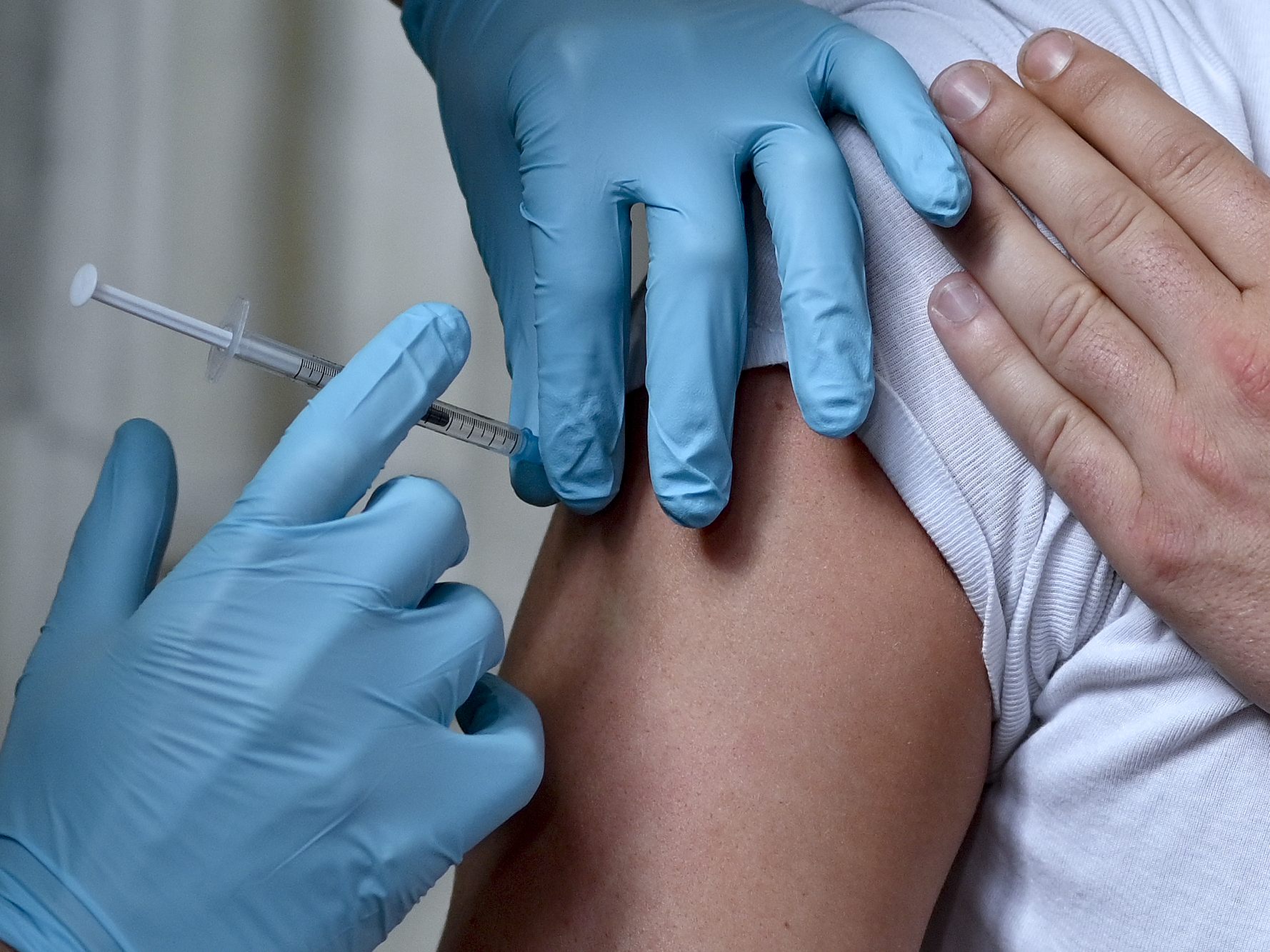 Menschen mit Autoimmunerkrankungen könnten ihren Impfschutz schneller verlieren. Menschen mit Autoimmunerkrankungen könnten ihren Impfschutz schneller verlieren.