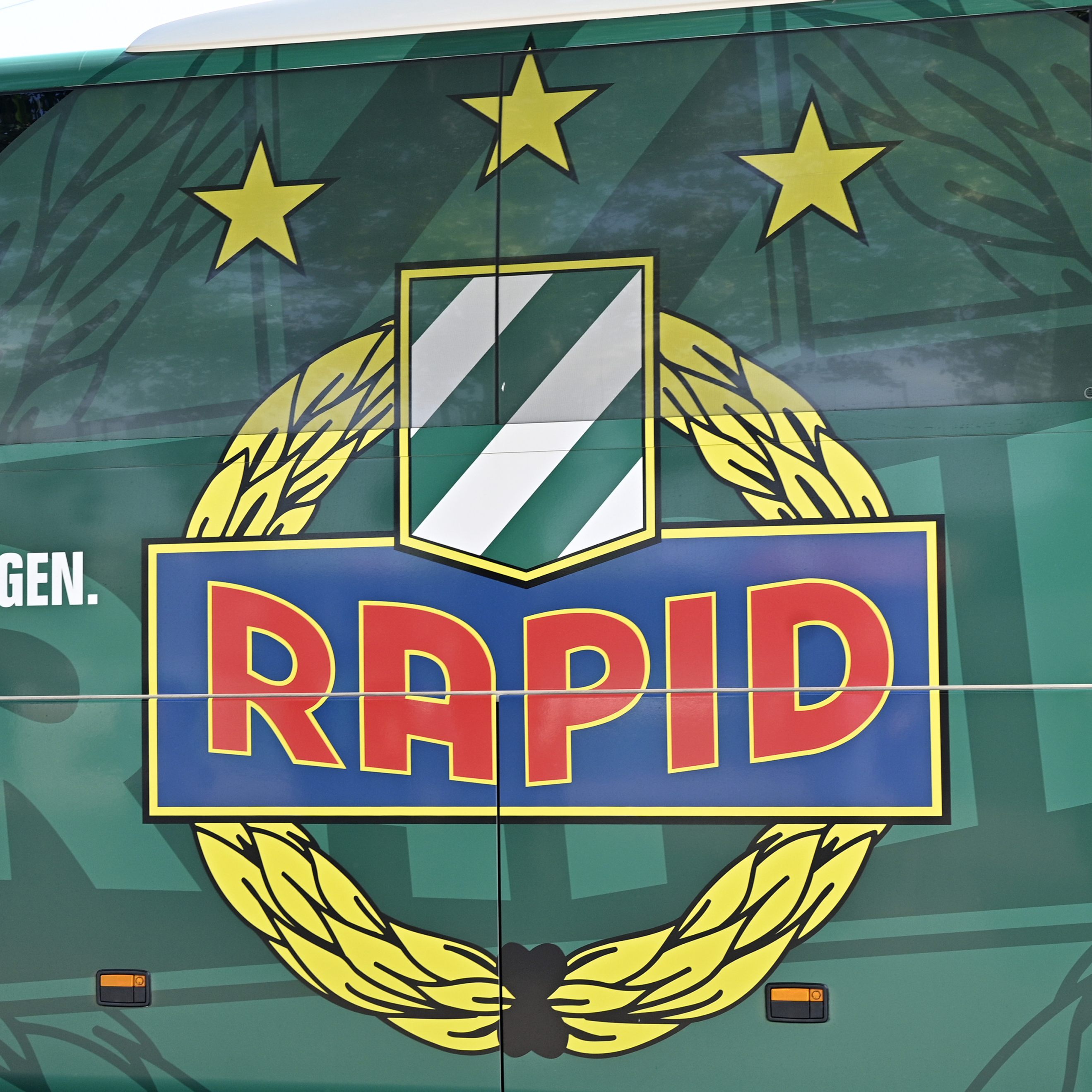 SK Rapid ohne "Wien" in offiziellem Clubnamen.