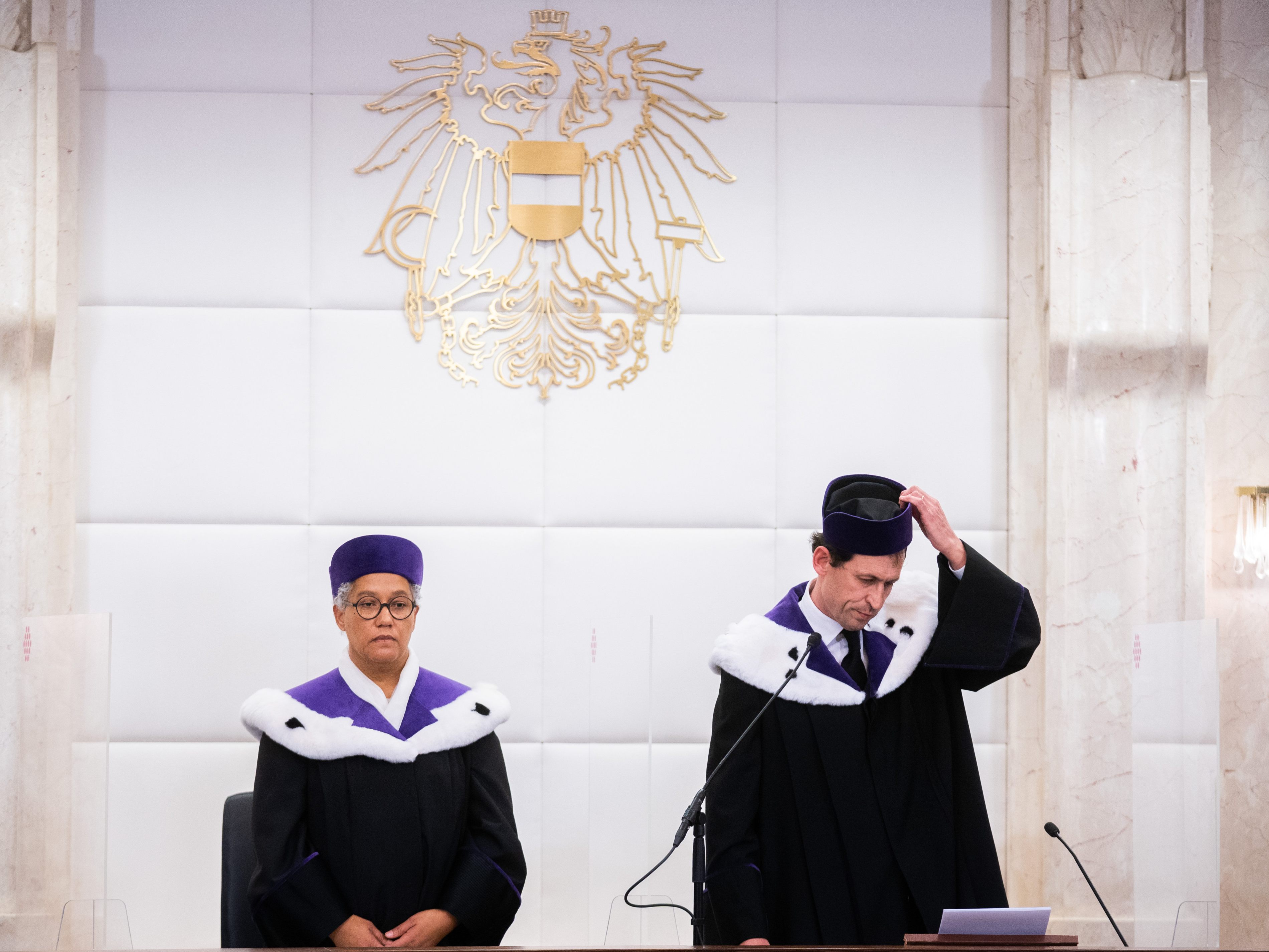 Der VfGH tagt wieder zu Handys und Cofag. Der VfGH tagt wieder zu Handys und Cofag.