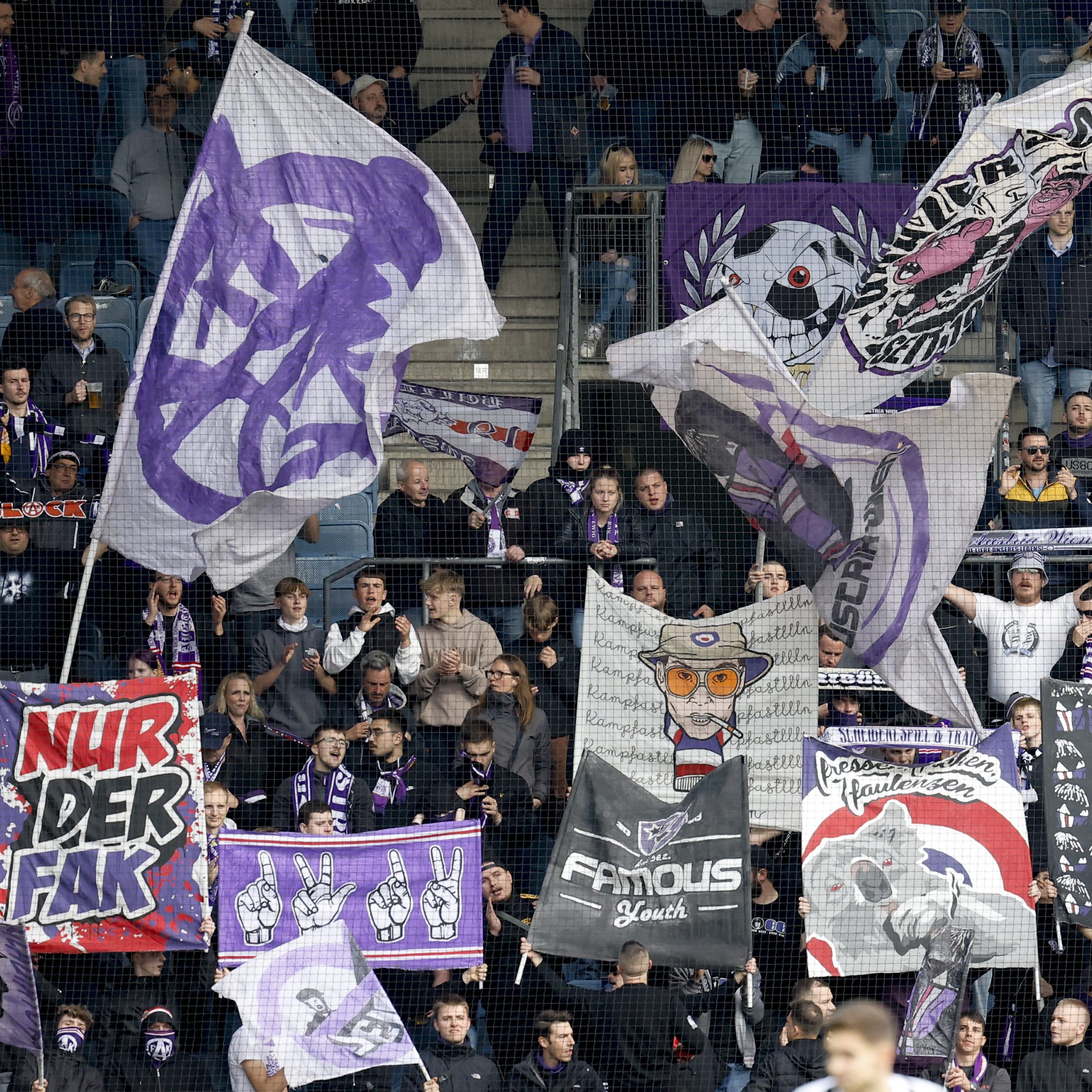 Die Austria-Fans können über den Aufstieg in Runde 3 jubeln.
