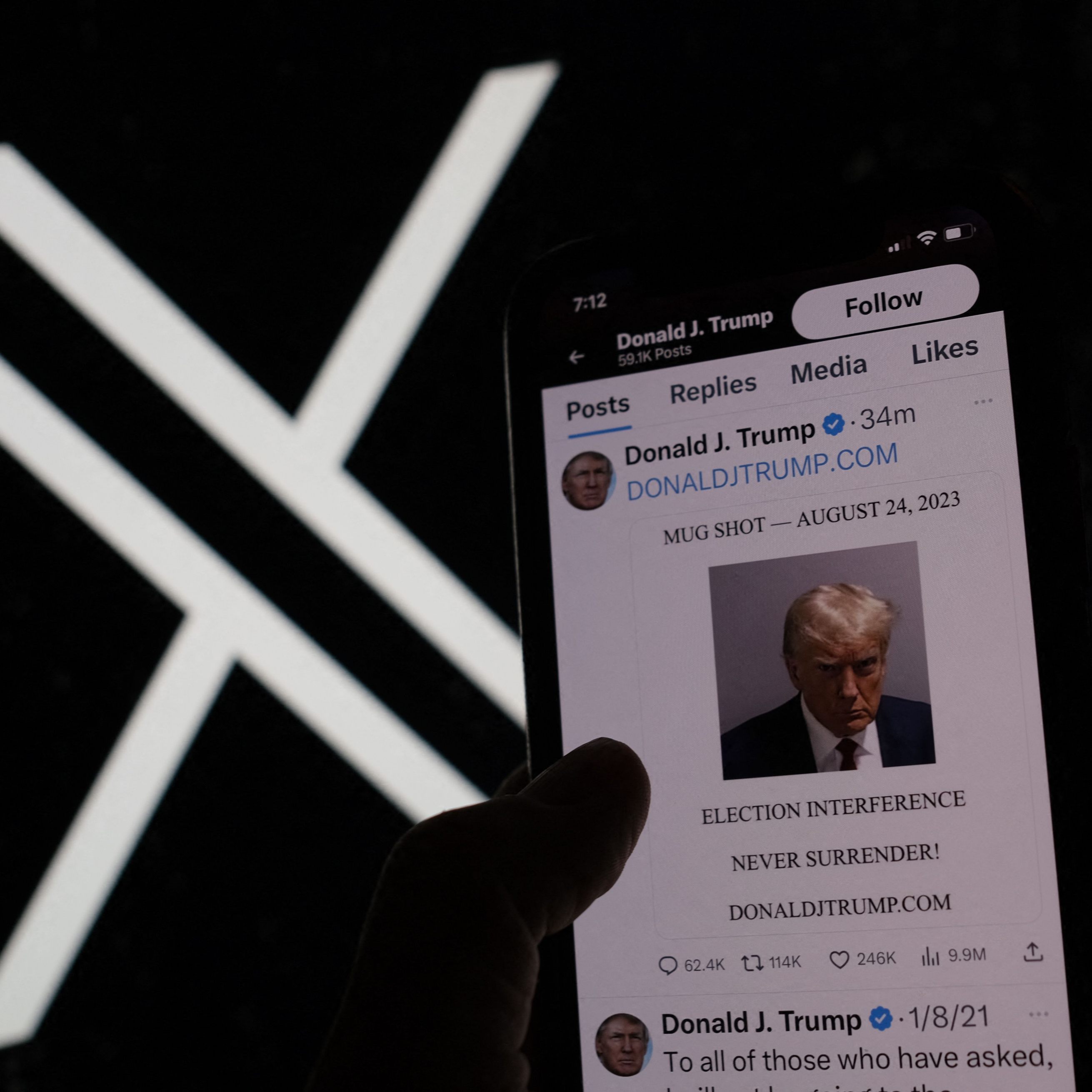 Elon Musk erwägt den Twitter-Nachfolger X kostenpflichtig zu machen.