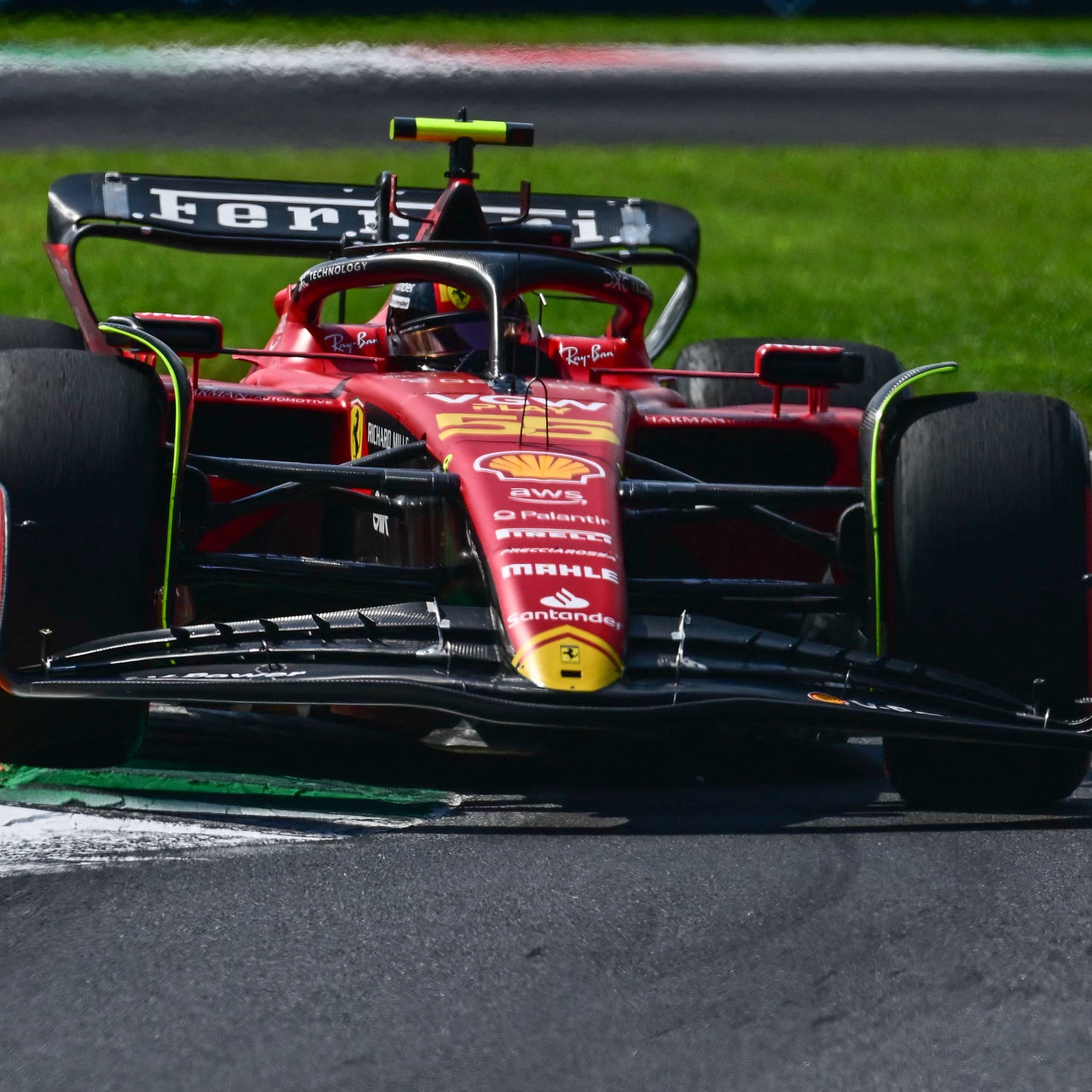 Carlos Sainz war im Training der Schnellste.